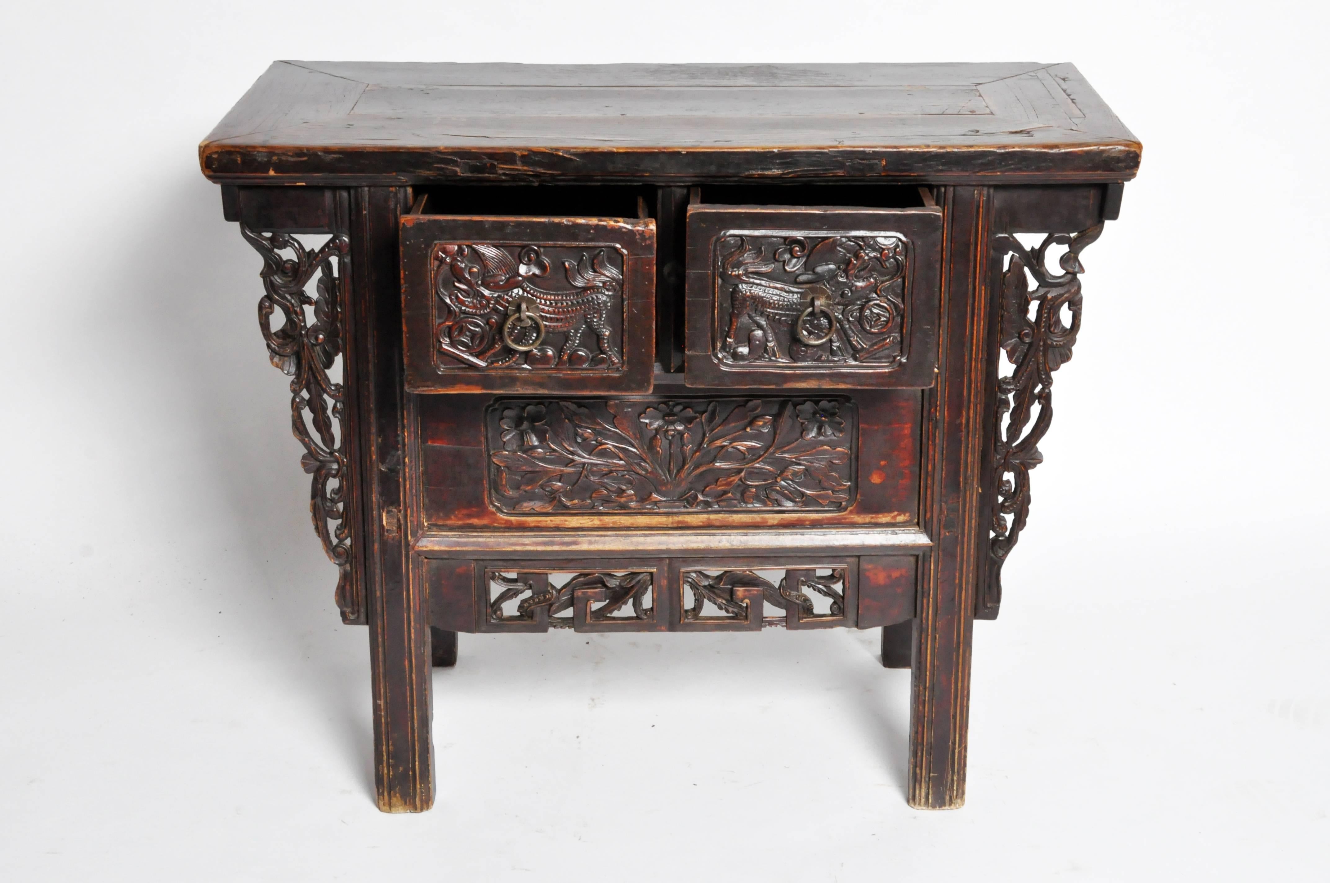 Chinese Butterfly Chest with Carved Wings In Good Condition In Chicago, IL