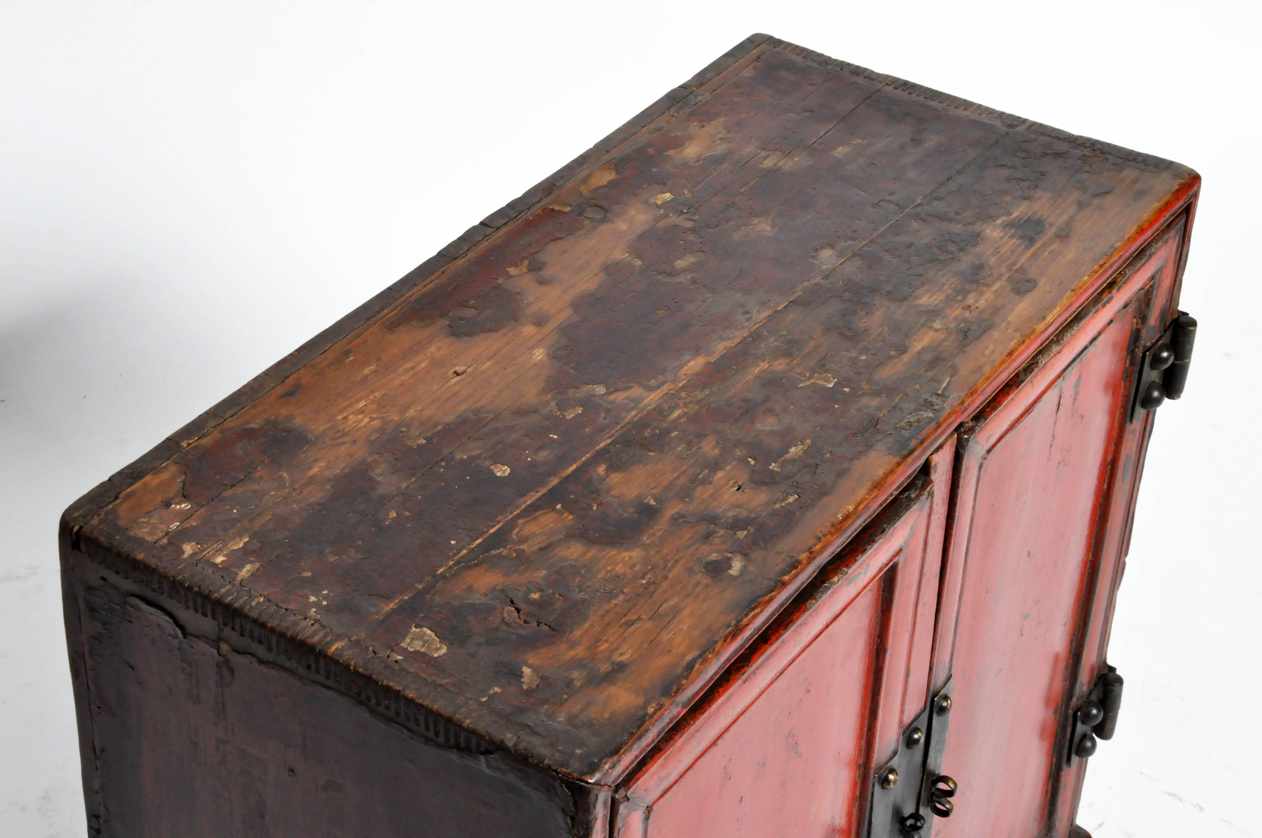 Elm Red Lacquer Chinese Low Chest with Five-Drawers and Original Patina