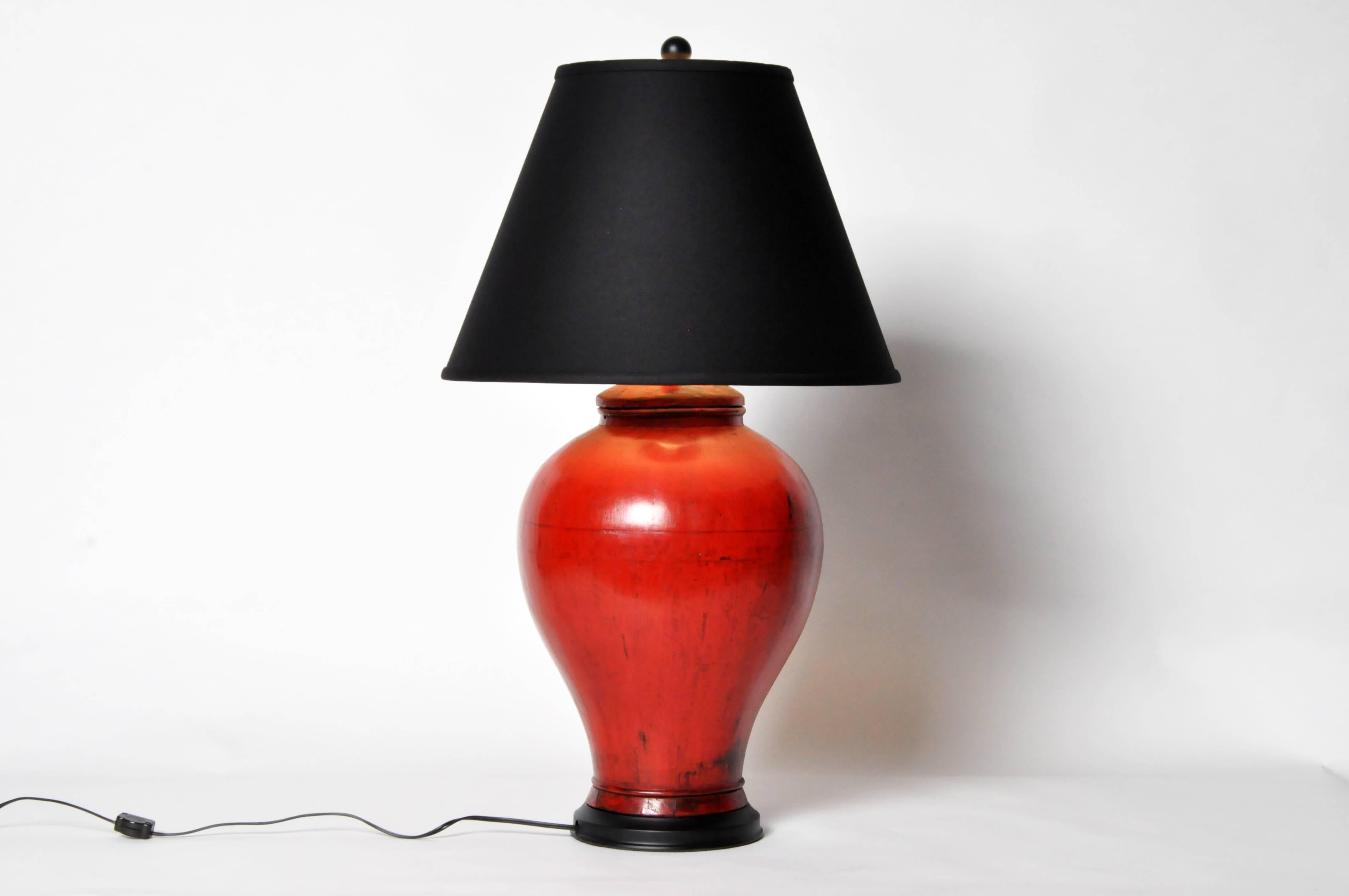 Pair of Chinese Red Lacquer Canister Table Lamps In Good Condition In Chicago, IL