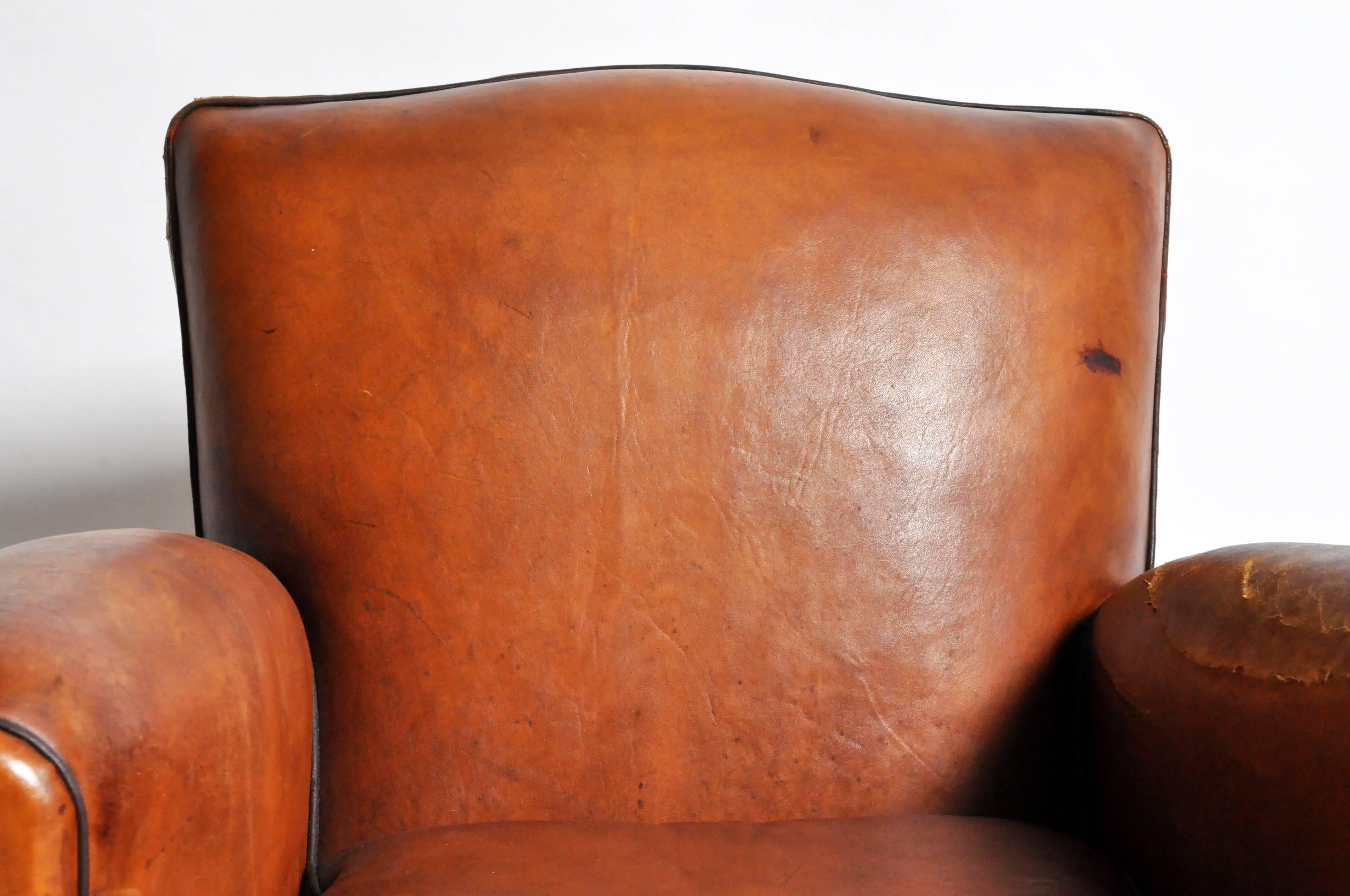 French Art Deco Leather Club Chair with Piping and Original Patina In Good Condition In Chicago, IL