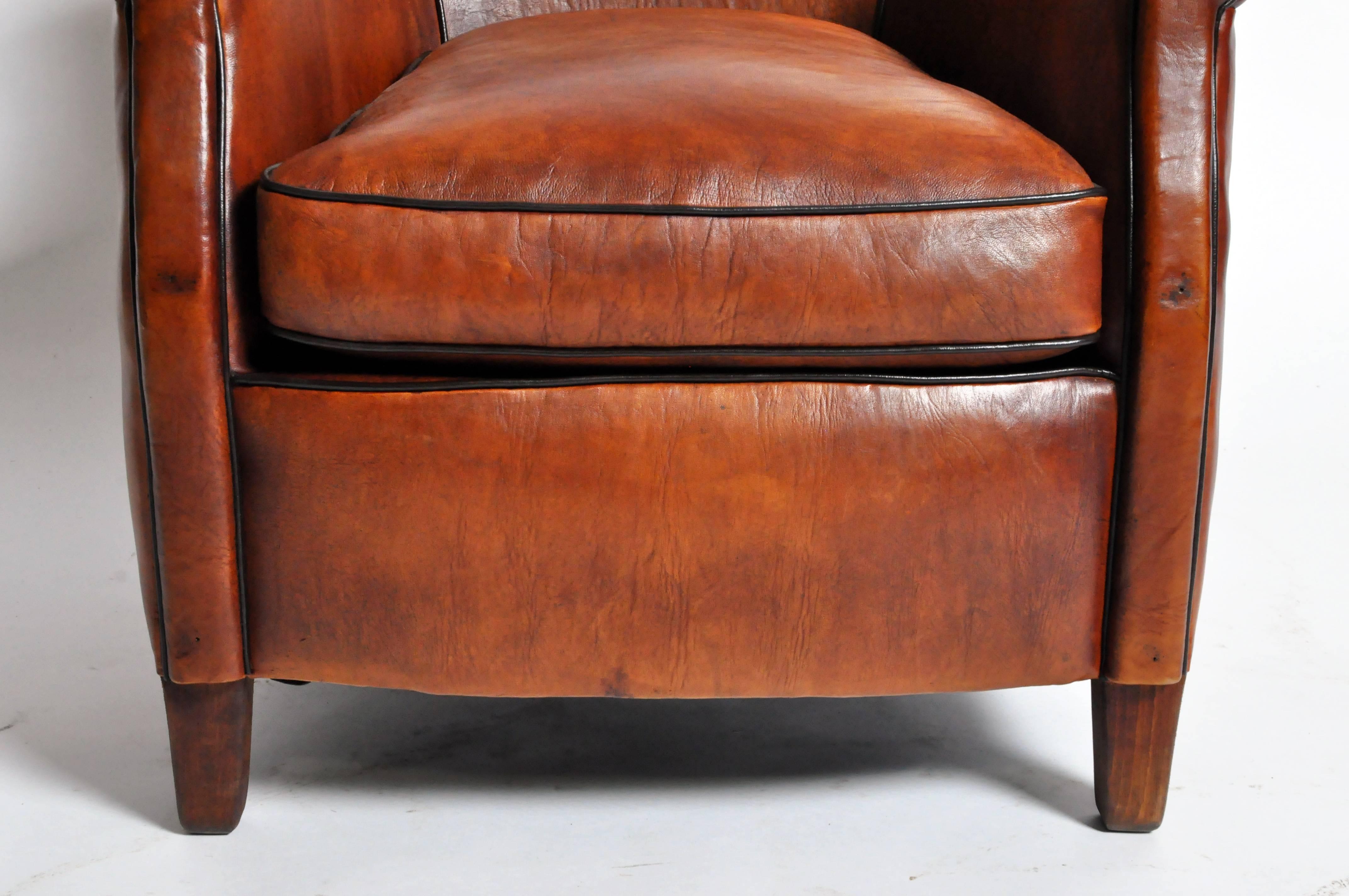 Contemporary Pair of Parisian Brown Leather Club Chairs with Dark Brown Piping