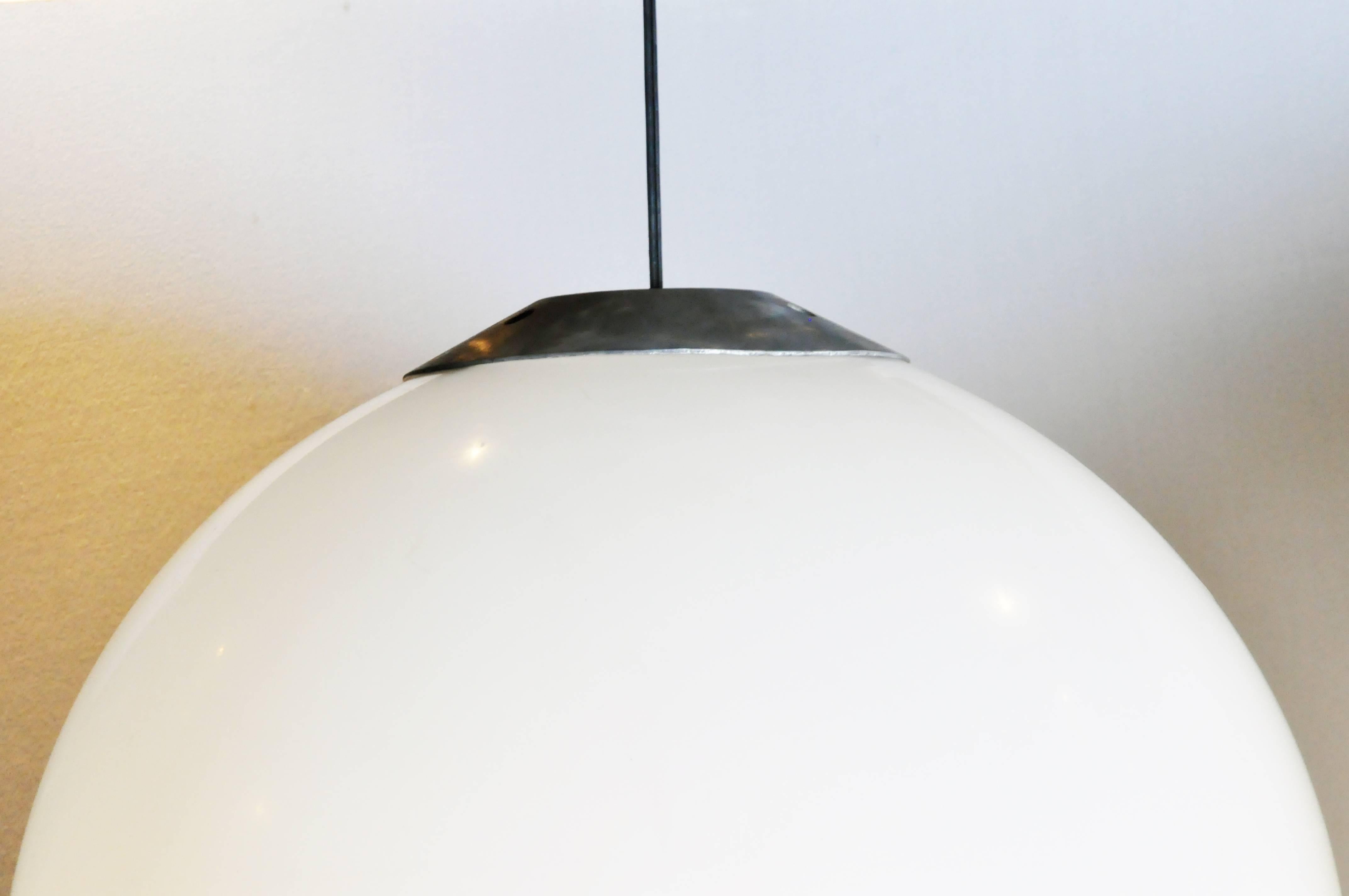 Mid-Century Modern Sphere Pendant Light In Good Condition In Chicago, IL