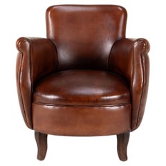 A Round Little Marquise Leather Chair