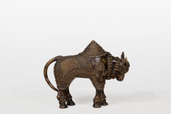 Una statuetta in ottone raffigurante un toro