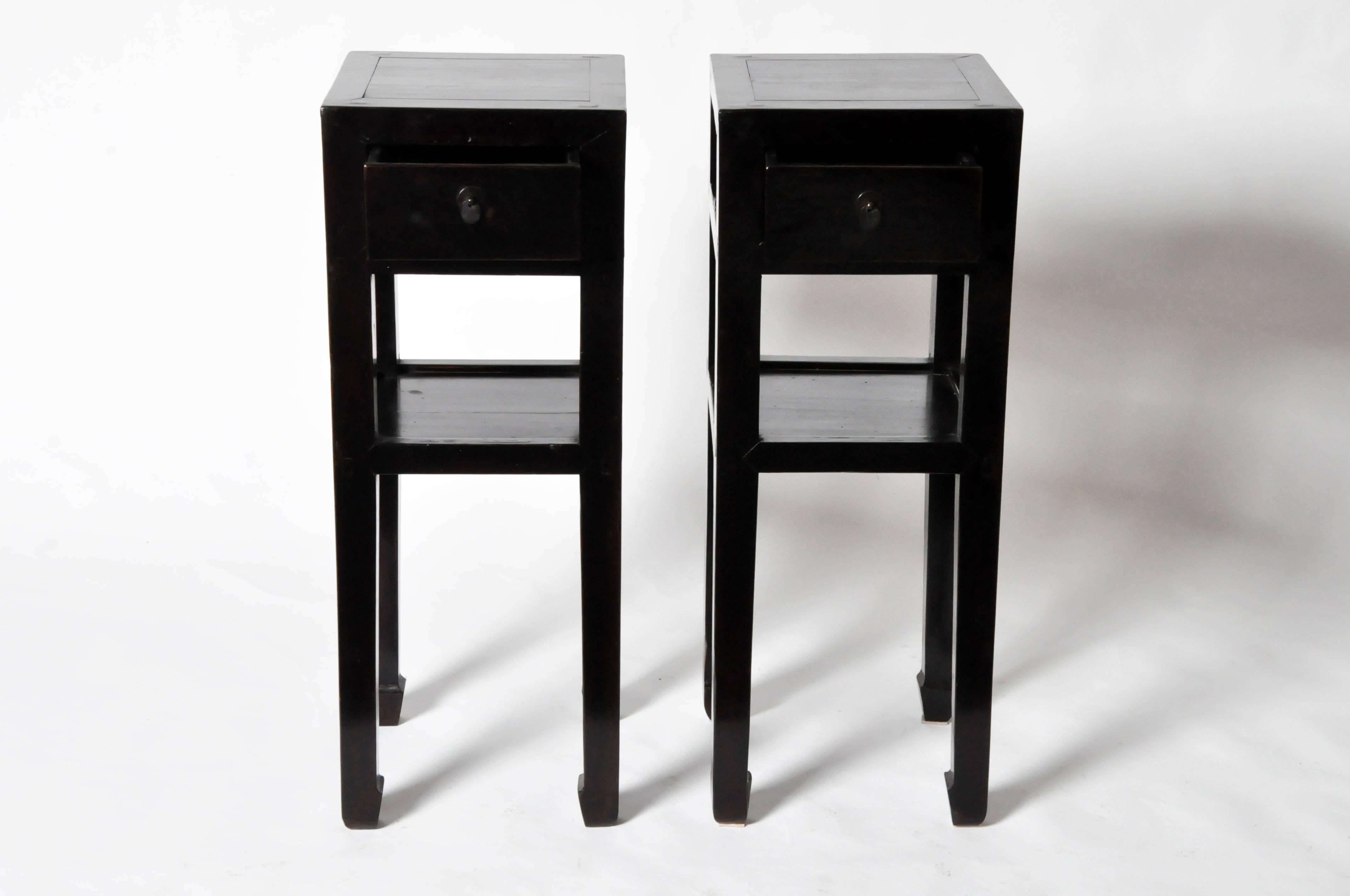 Pair of Chinese Tea Stands In Good Condition In Chicago, IL