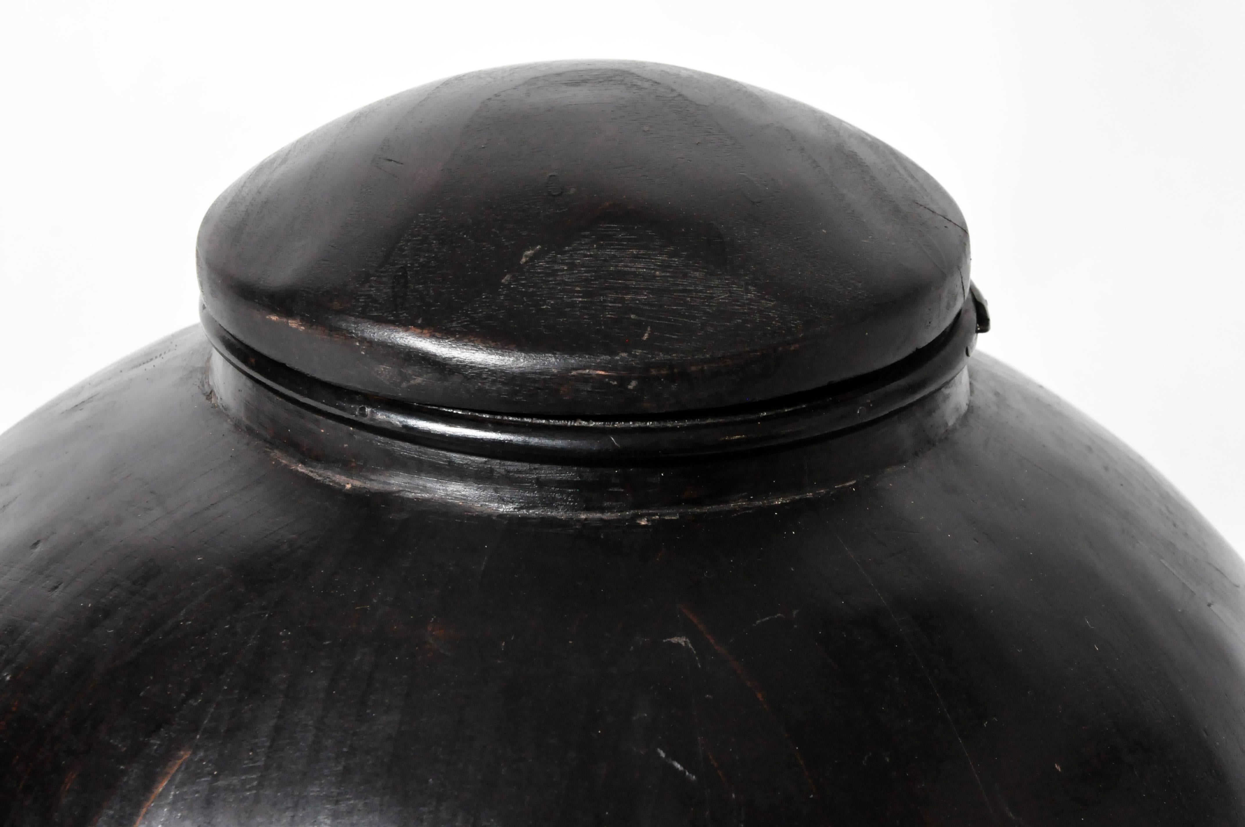 20th Century Chinese Pot with Lid