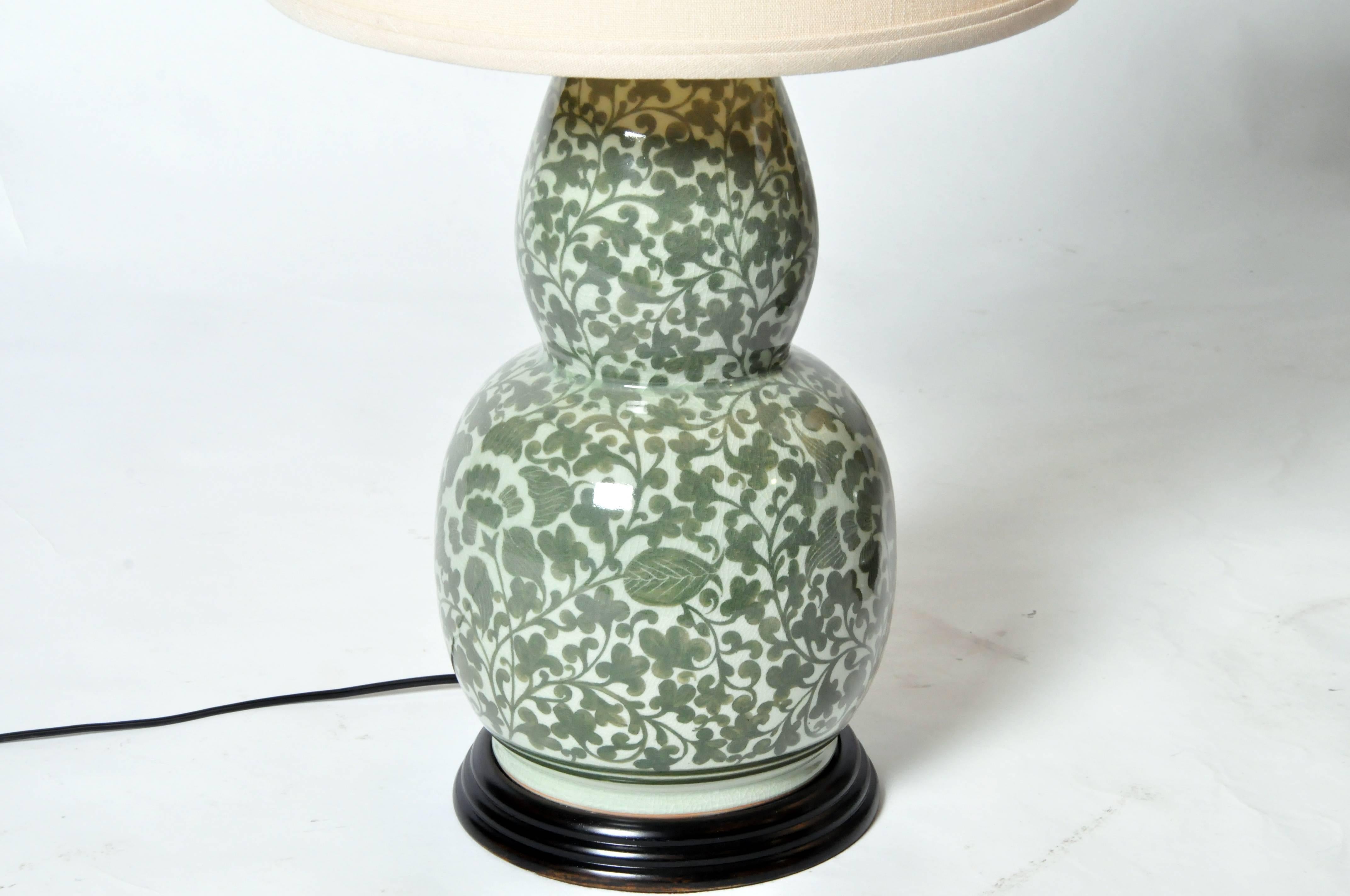 Floral Motif Double Gourd Form Vase Table Lamp 1