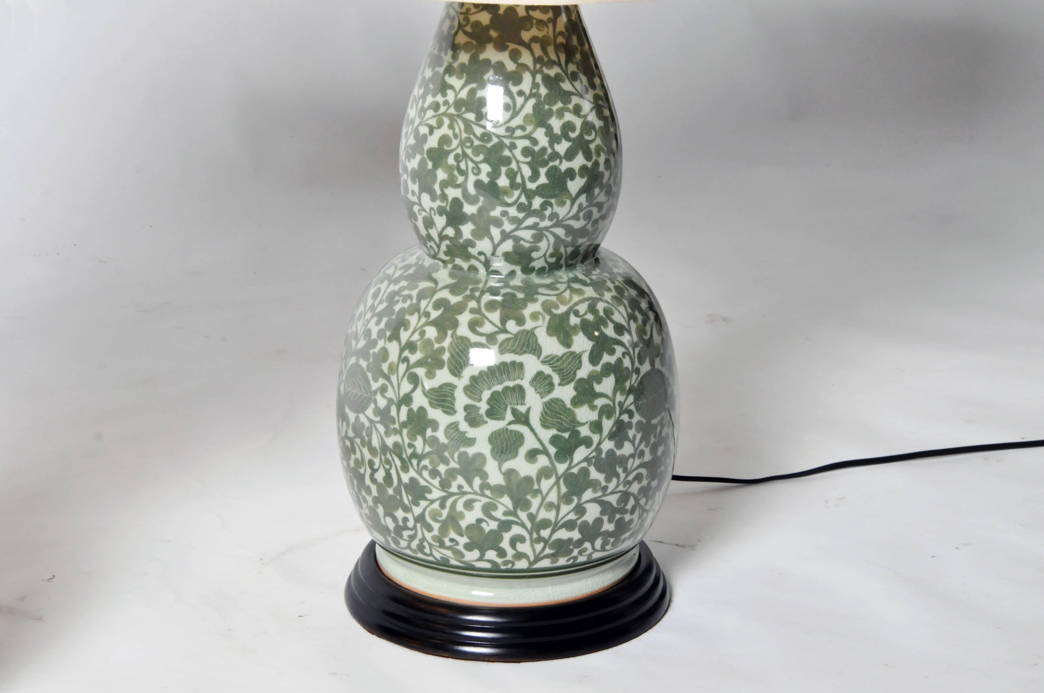 Floral Motif Double Gourd Form Vase Table Lamp 3