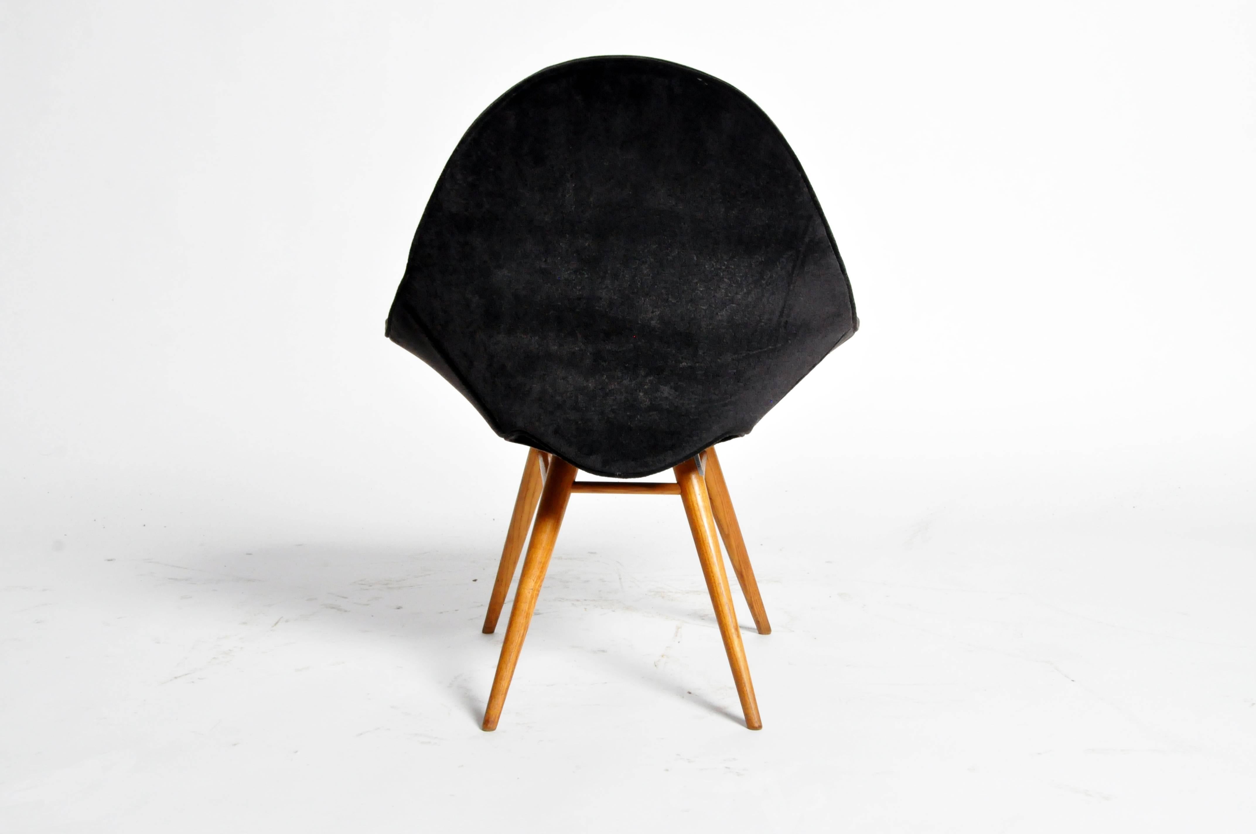 Pair of Italian Style Eggshell-Shape Chairs 1