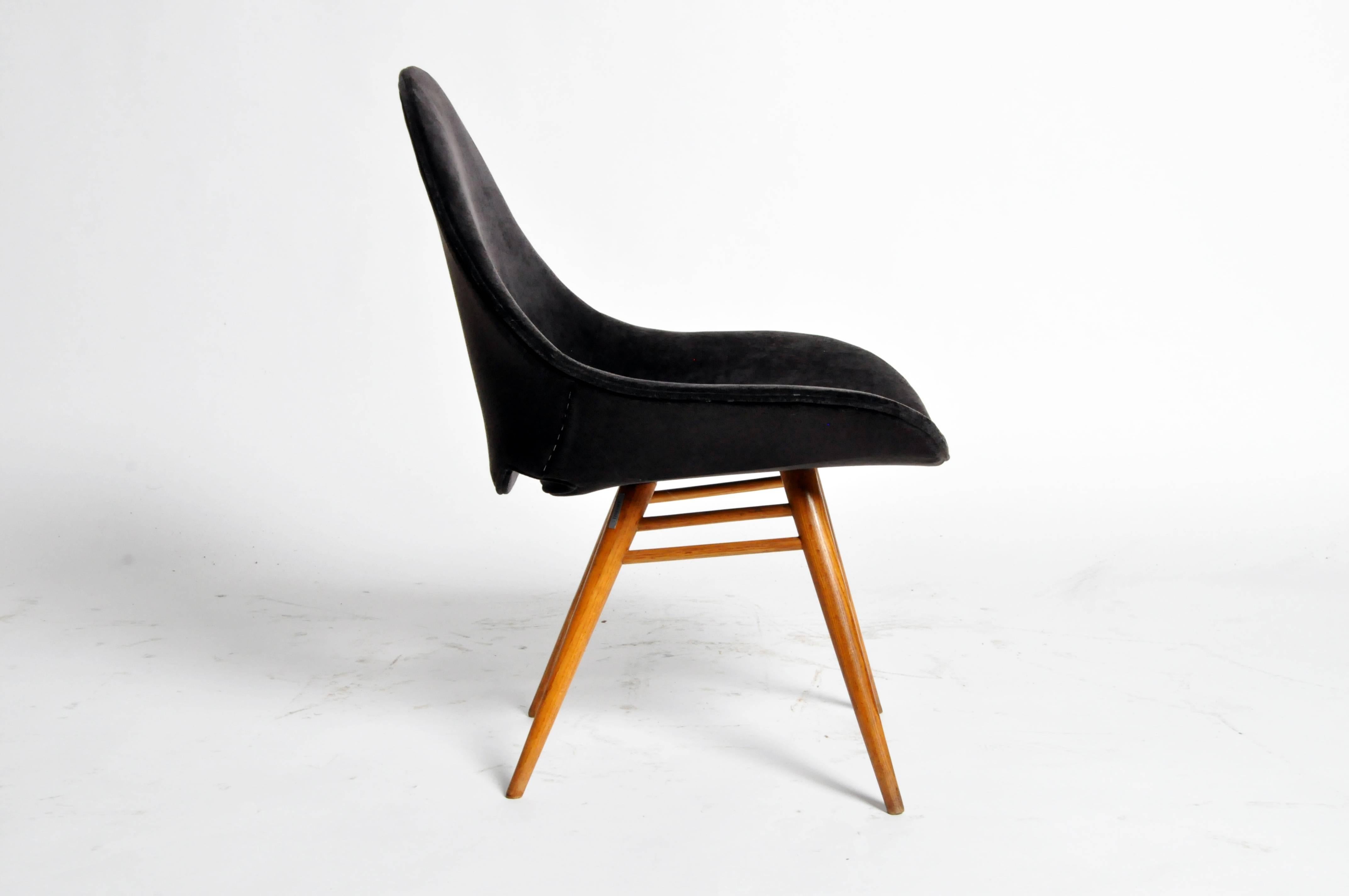 20th Century Pair of Italian Style Eggshell-Shape Chairs