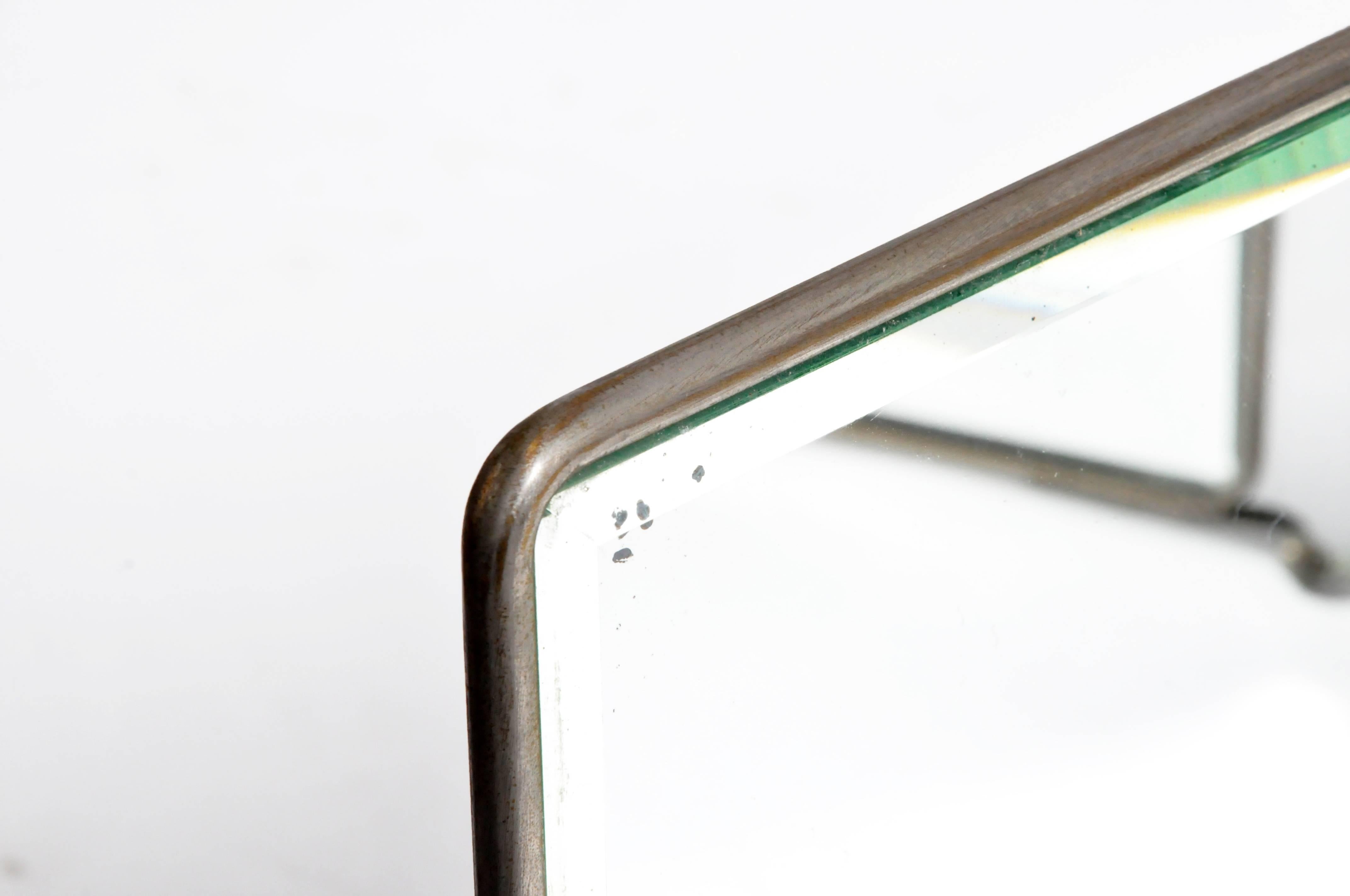 Mid-Century Modern Miroir de voyage pliant avec couvercle en cuir en vente