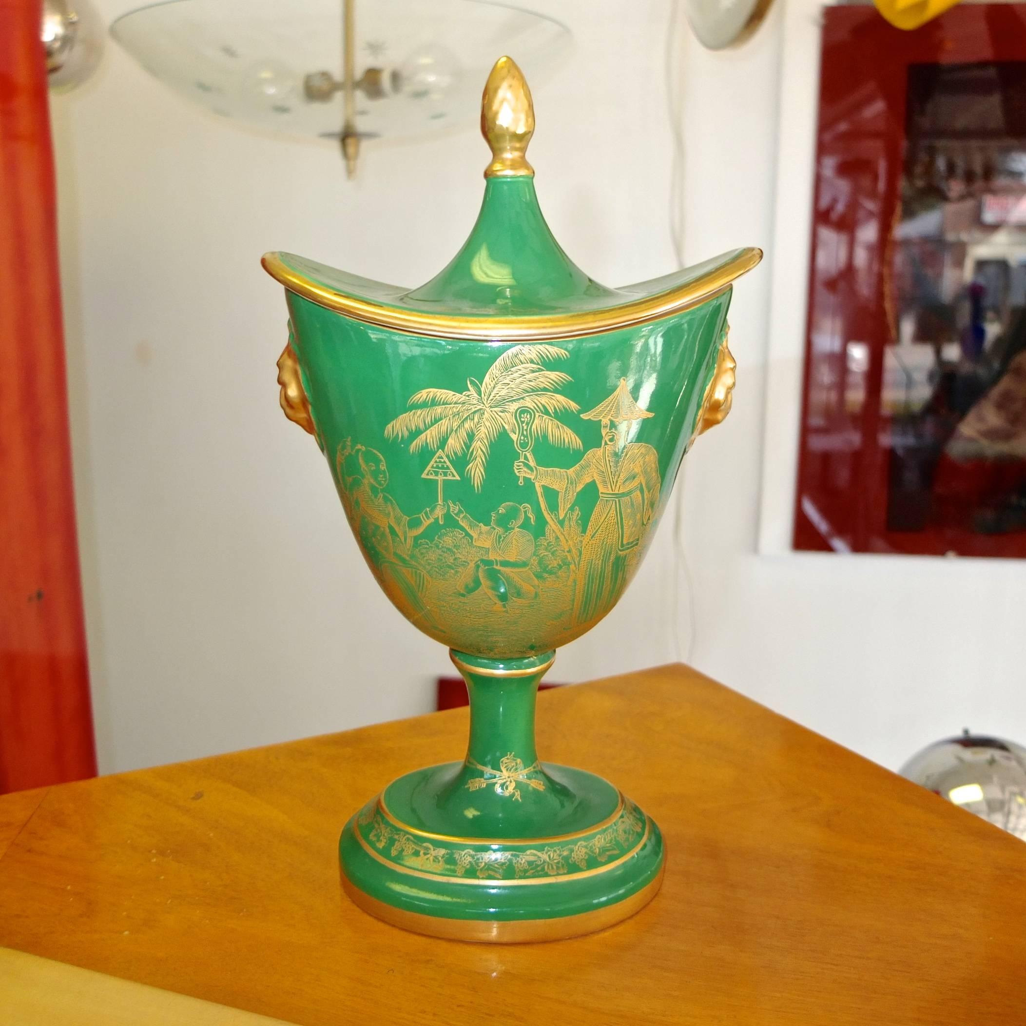 Mid-Century Modern Cache-pot à couvercle vert et or de Mottahedeh en vente