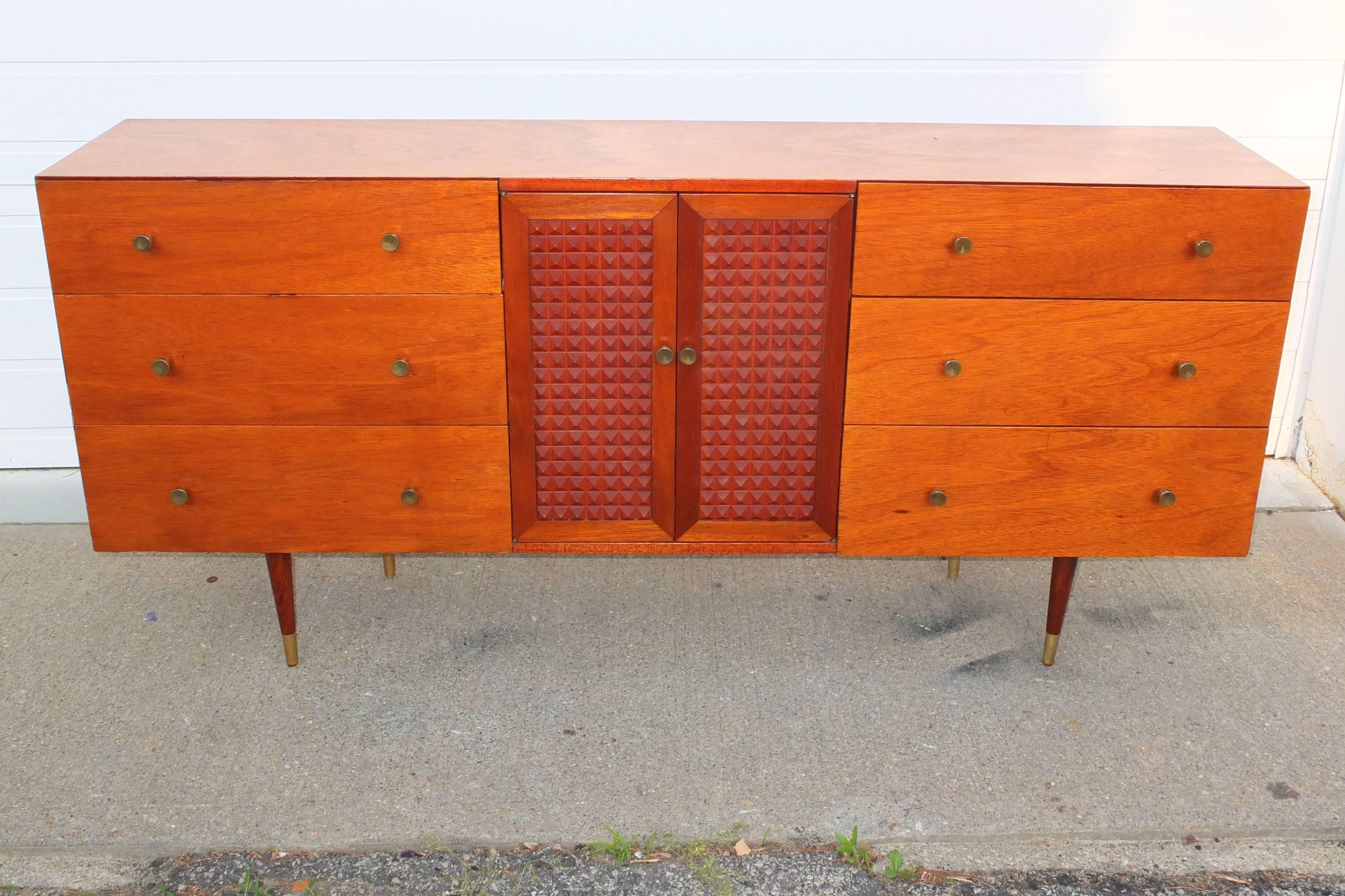 American Mid-Century Modern Chest of Drawers