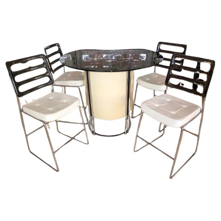 Vintage Stehende Bar 
Vier Hocker im Angebot