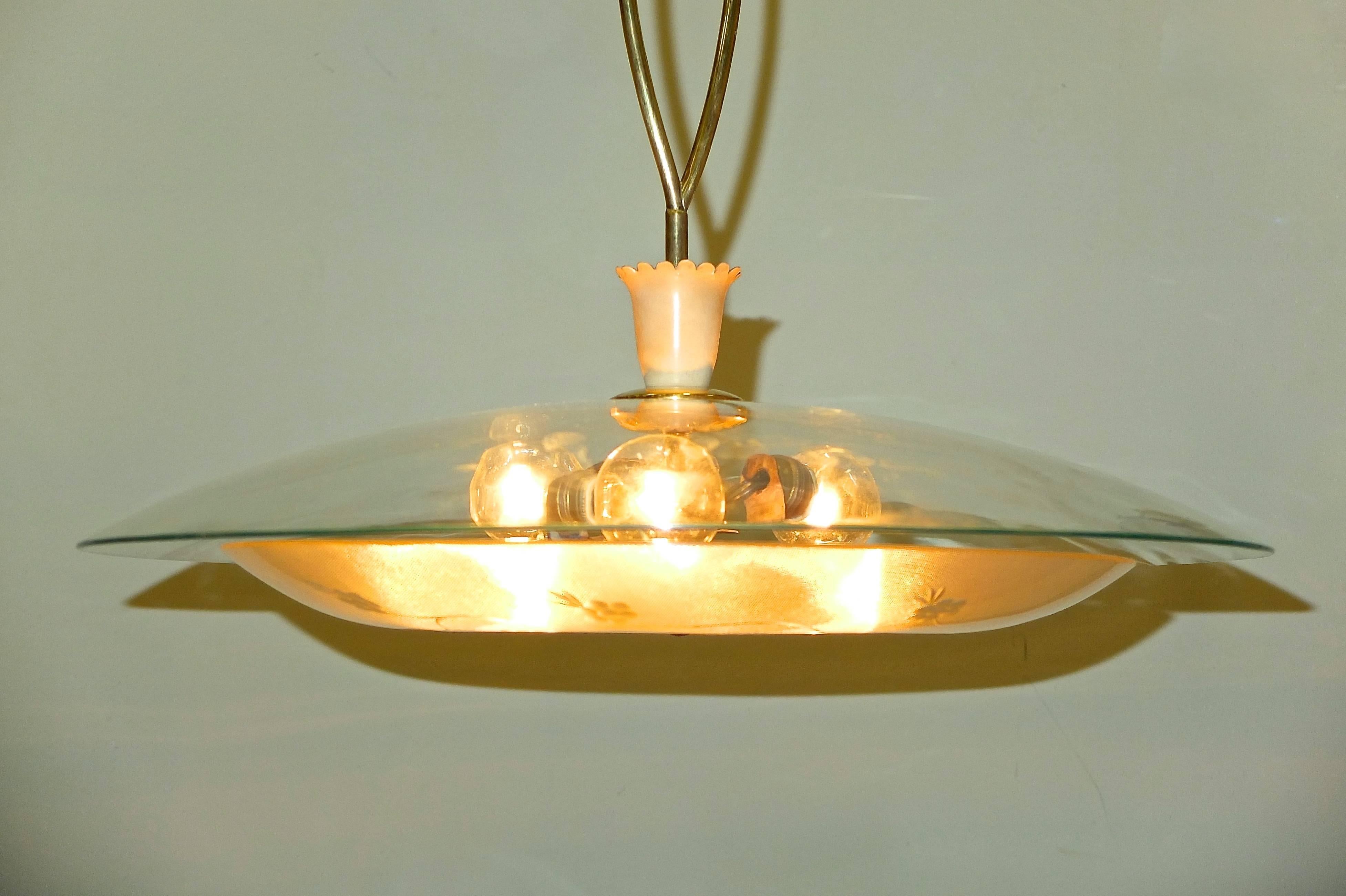 1950er Jahre italienischer Glas-UFO-Anhänger mit gedrehtem Messing Stem (Mitte des 20. Jahrhunderts) im Angebot