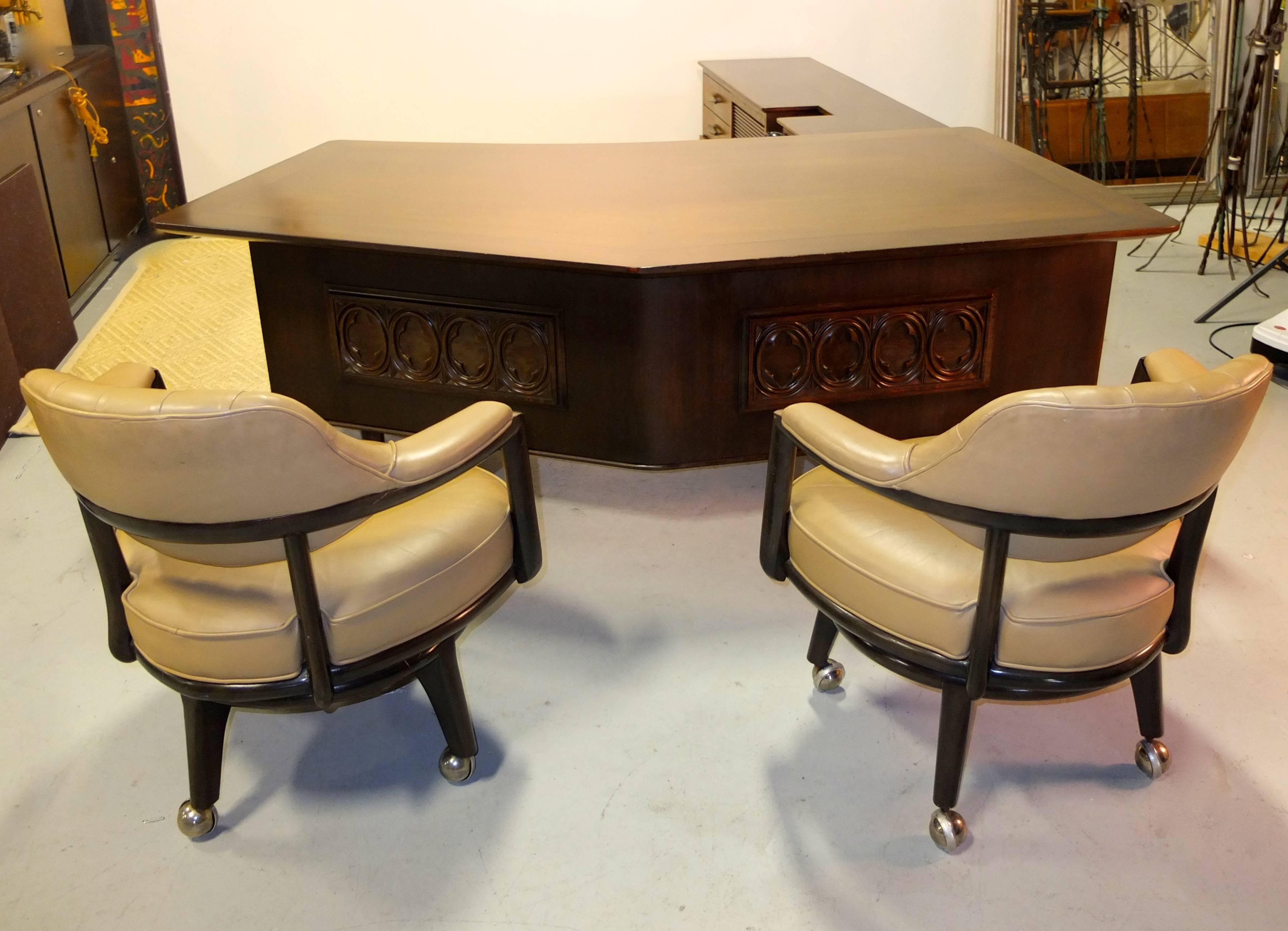 Monteverdi-Young Executive Boomerang Desk with Return and Guest Chairs In Good Condition In Hanover, MA