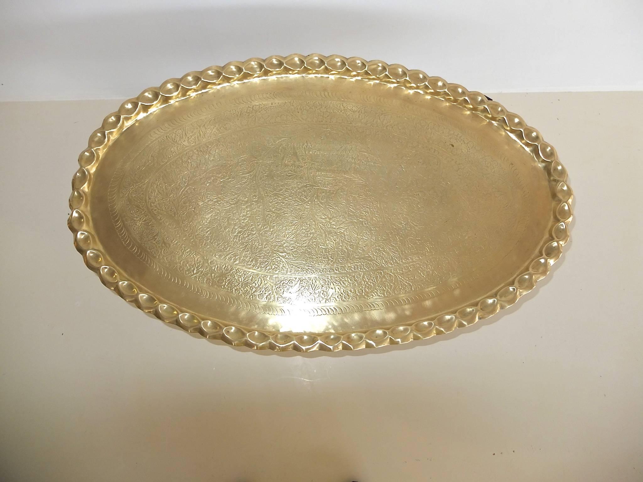 1960s Italian Coffee Table with Elliptical Brass Tray Top In Good Condition For Sale In Hanover, MA