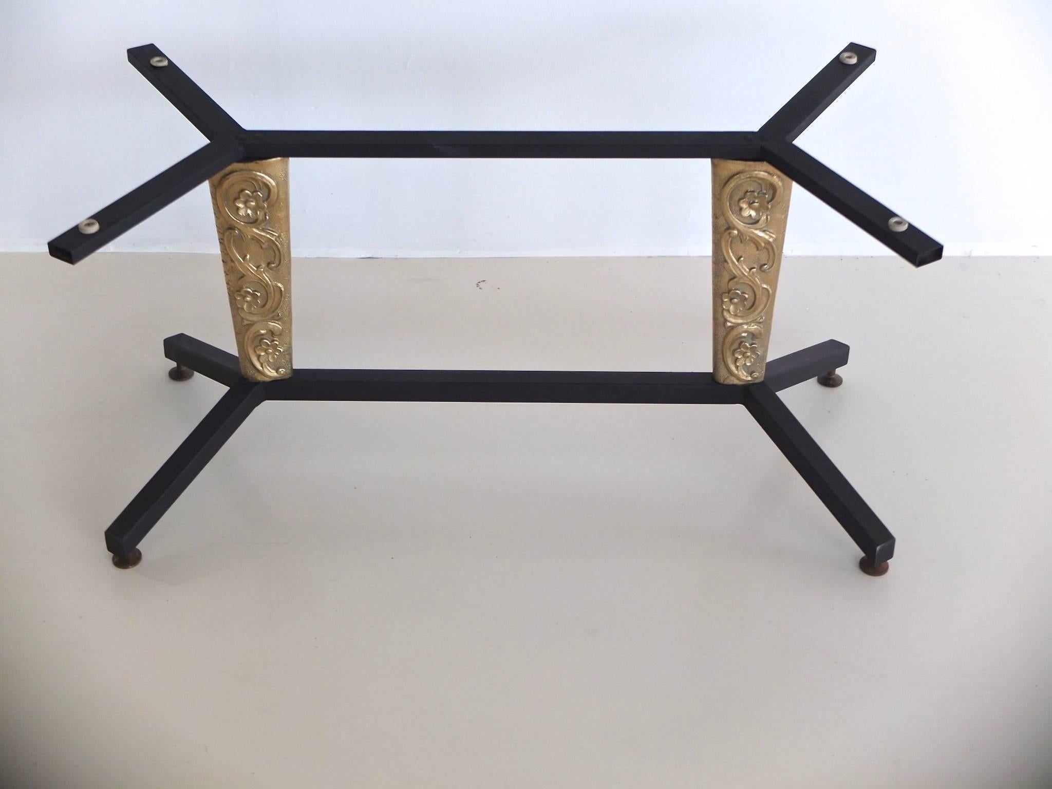 1960s Italian Coffee Table with Elliptical Brass Tray Top For Sale 3