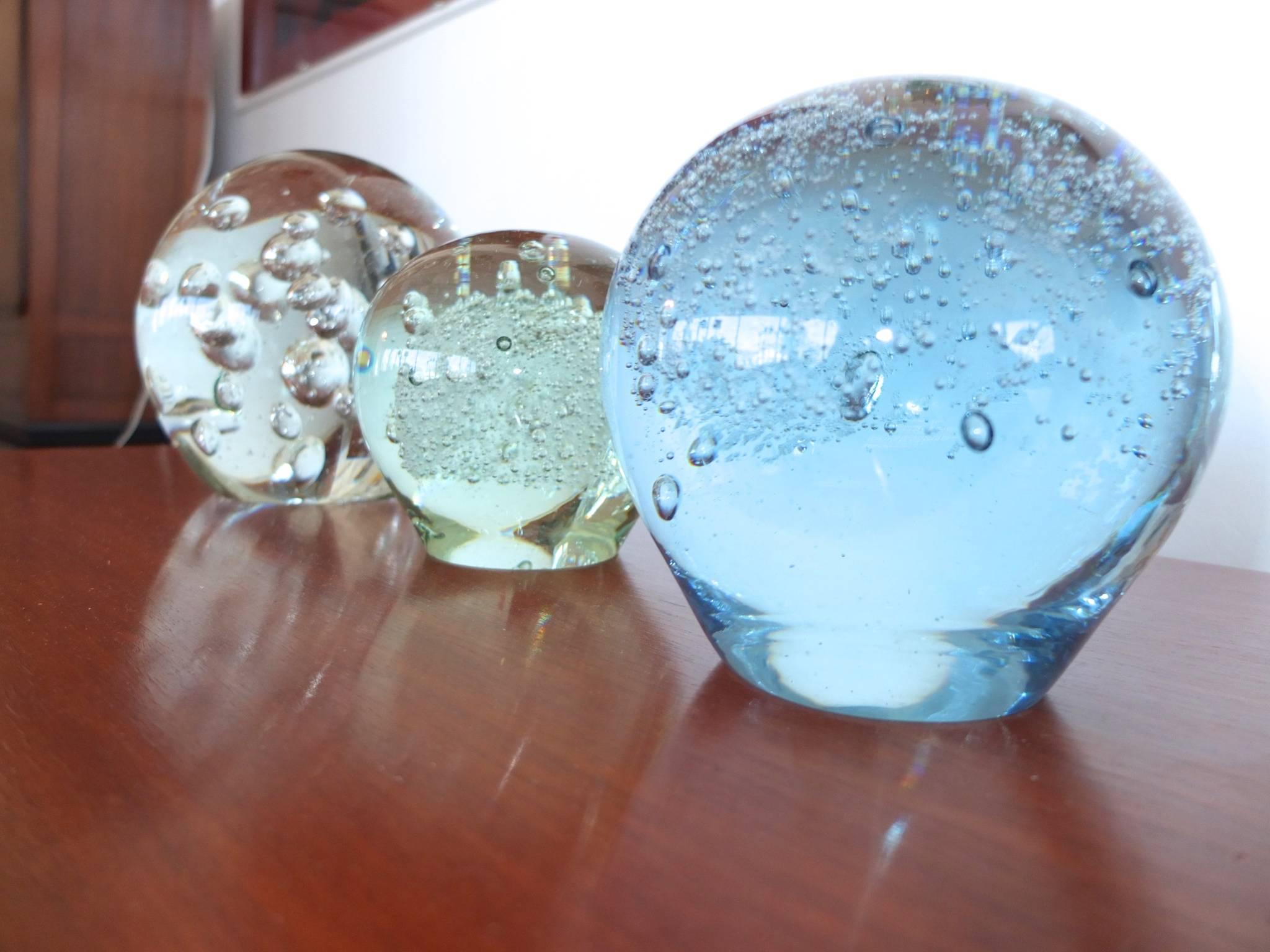 Vintage Glass Ball Paperweights with Controlled Bubble Inclusions In Excellent Condition In Hanover, MA