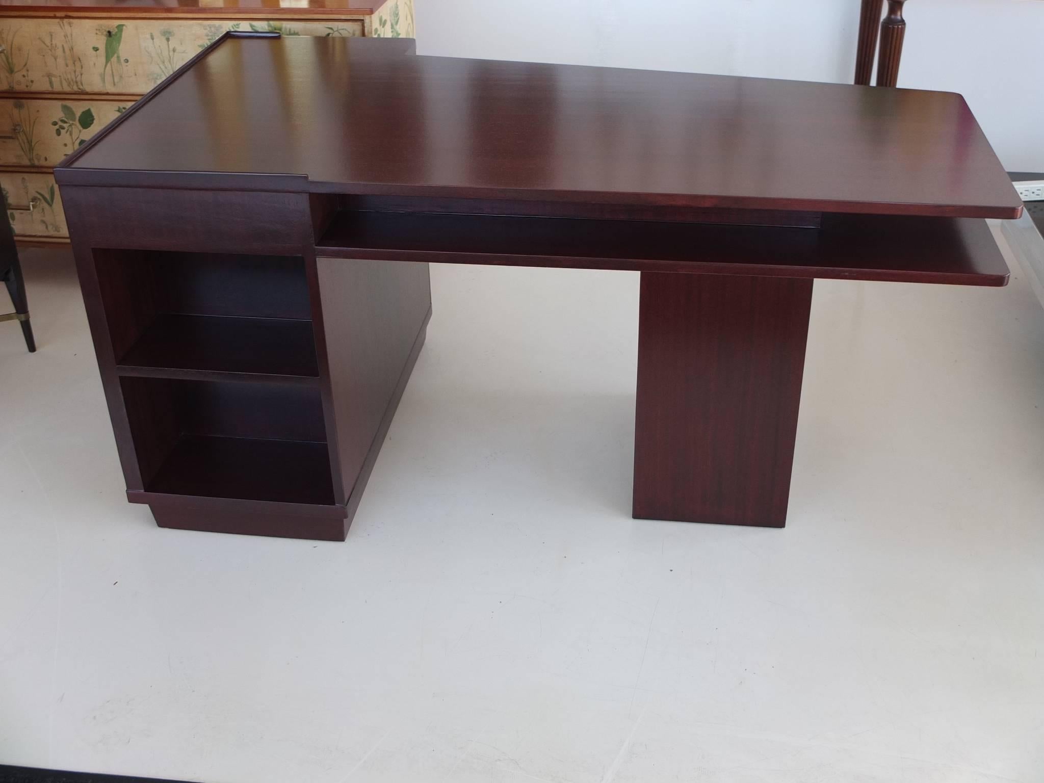 Edward Wormley for Dunbar Mahogany Trapezoidal Desk In Excellent Condition In Hanover, MA