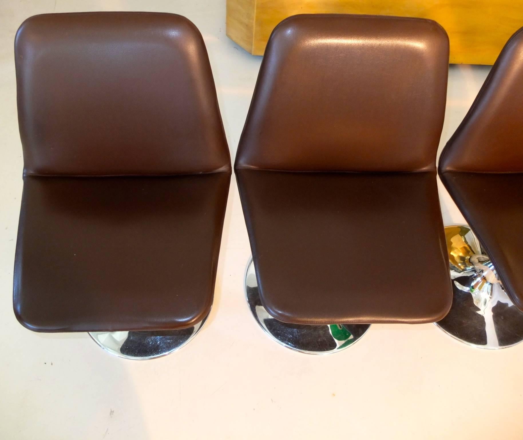 Set of Four Vinga Swivel Chairs by Börje Johanson In Good Condition In Hanover, MA