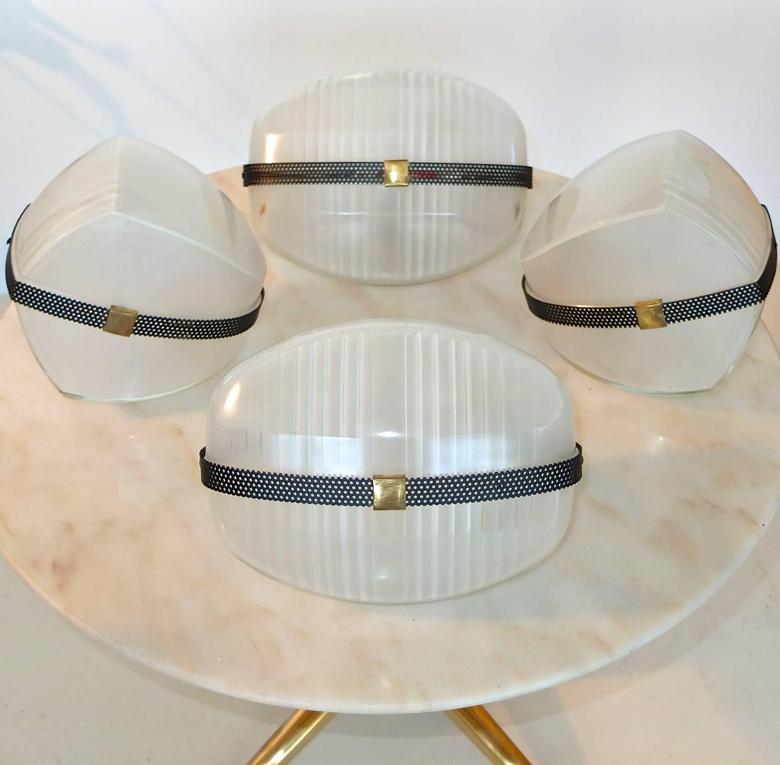 Pair of Glass Lambda Wall-Mounted Lights by Vico Magistretti for Artemide In Excellent Condition In Hanover, MA