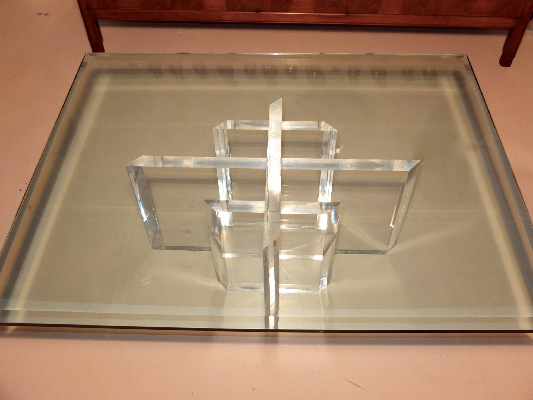 Sculptural Lucite Cocktail Table Attributed to John Mascheroni In Excellent Condition In Hanover, MA