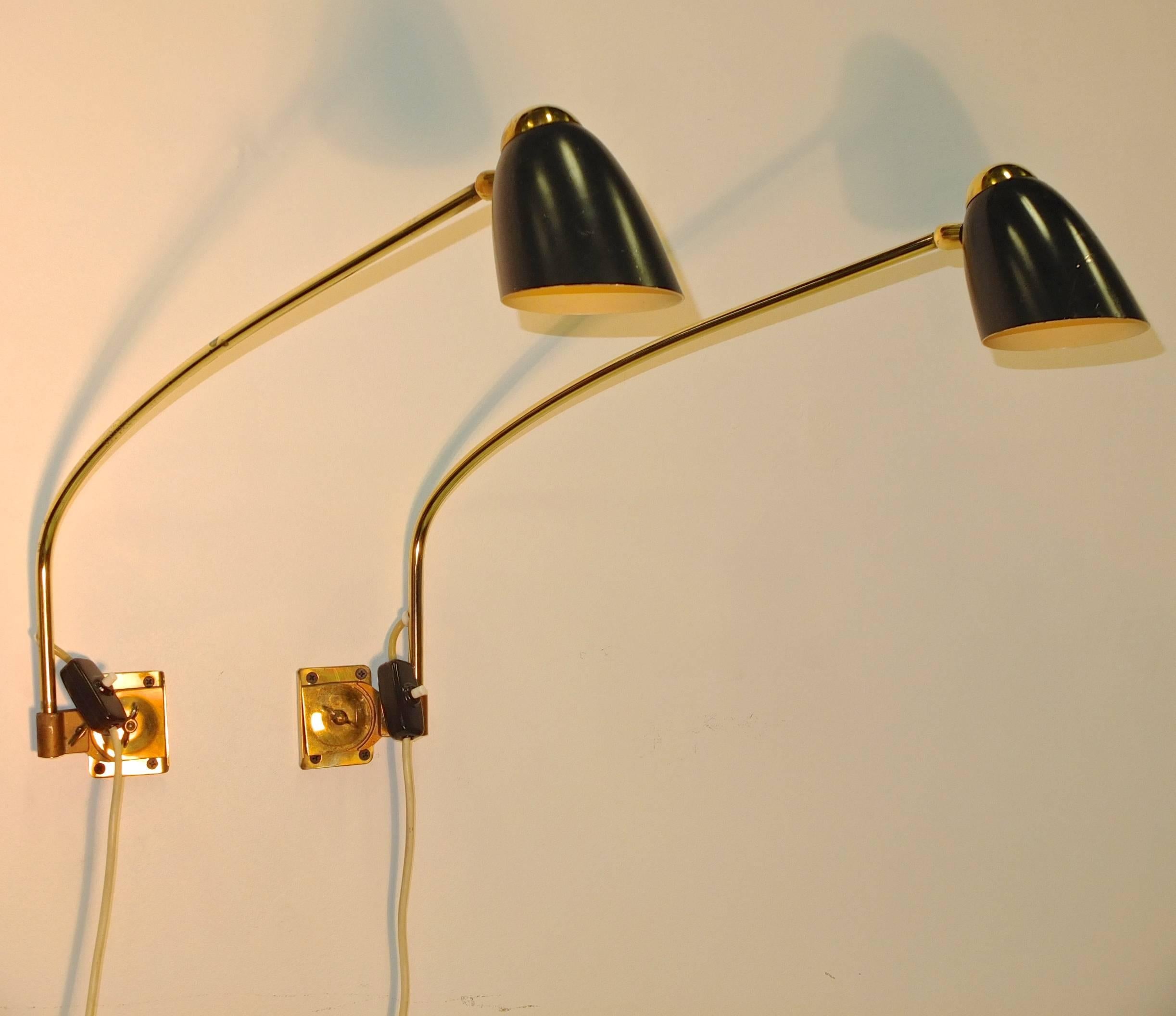 1950s, Austrian Swing Arm Articulating Wall Lamp In Good Condition For Sale In Hanover, MA