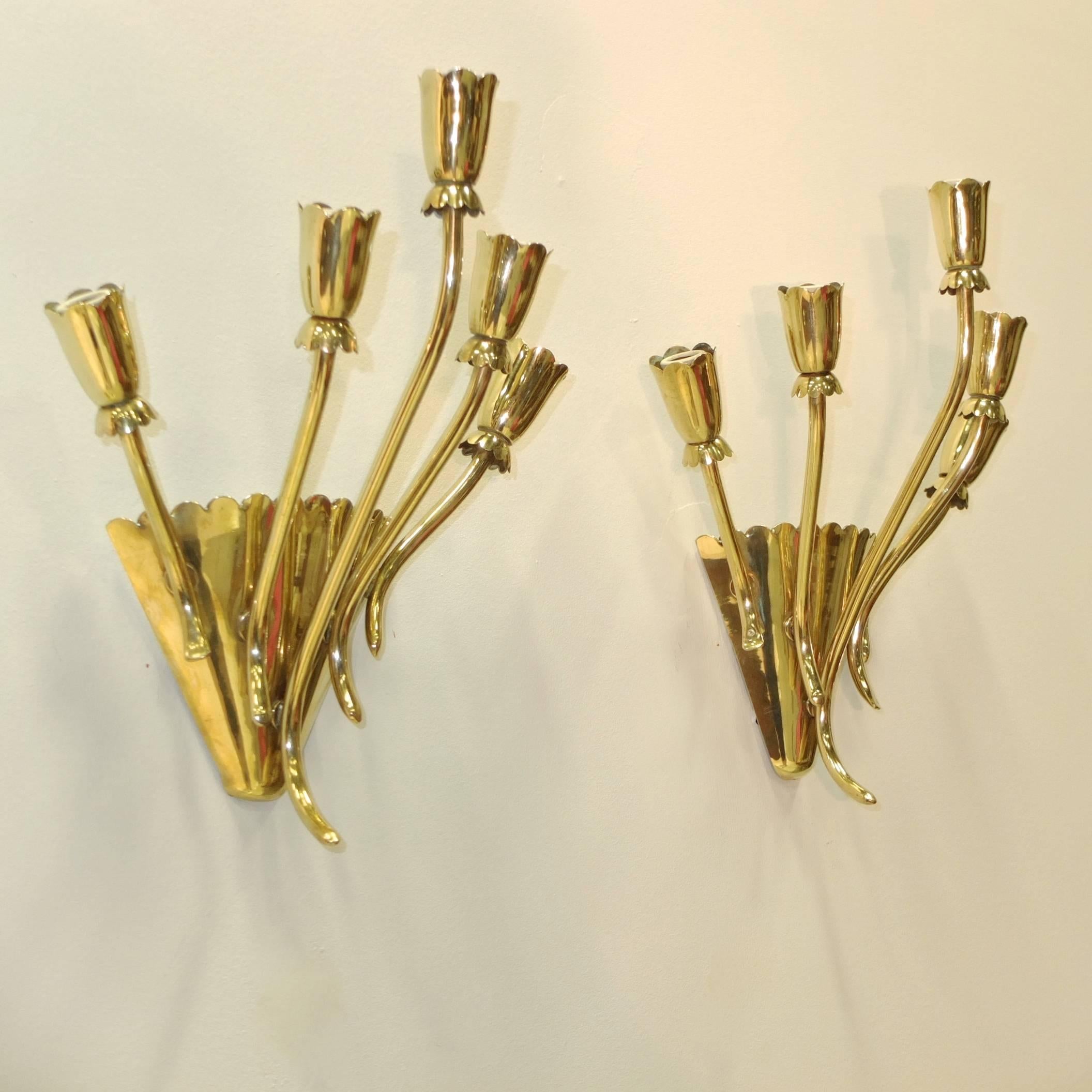 Mid-Century Modern Pair of 1950s Italian Brass Five-Arm Wall Sconces For Sale
