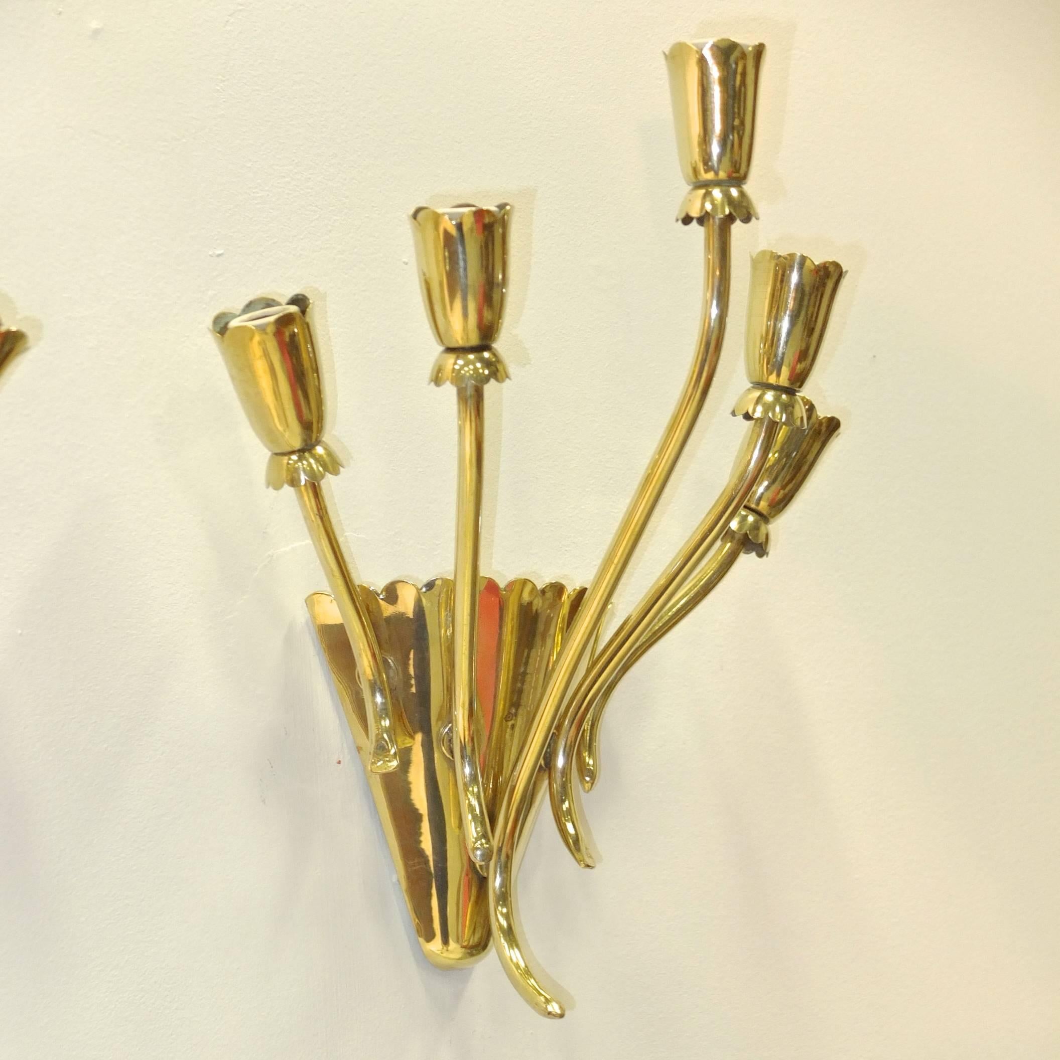 Polished Pair of 1950s Italian Brass Five-Arm Wall Sconces For Sale