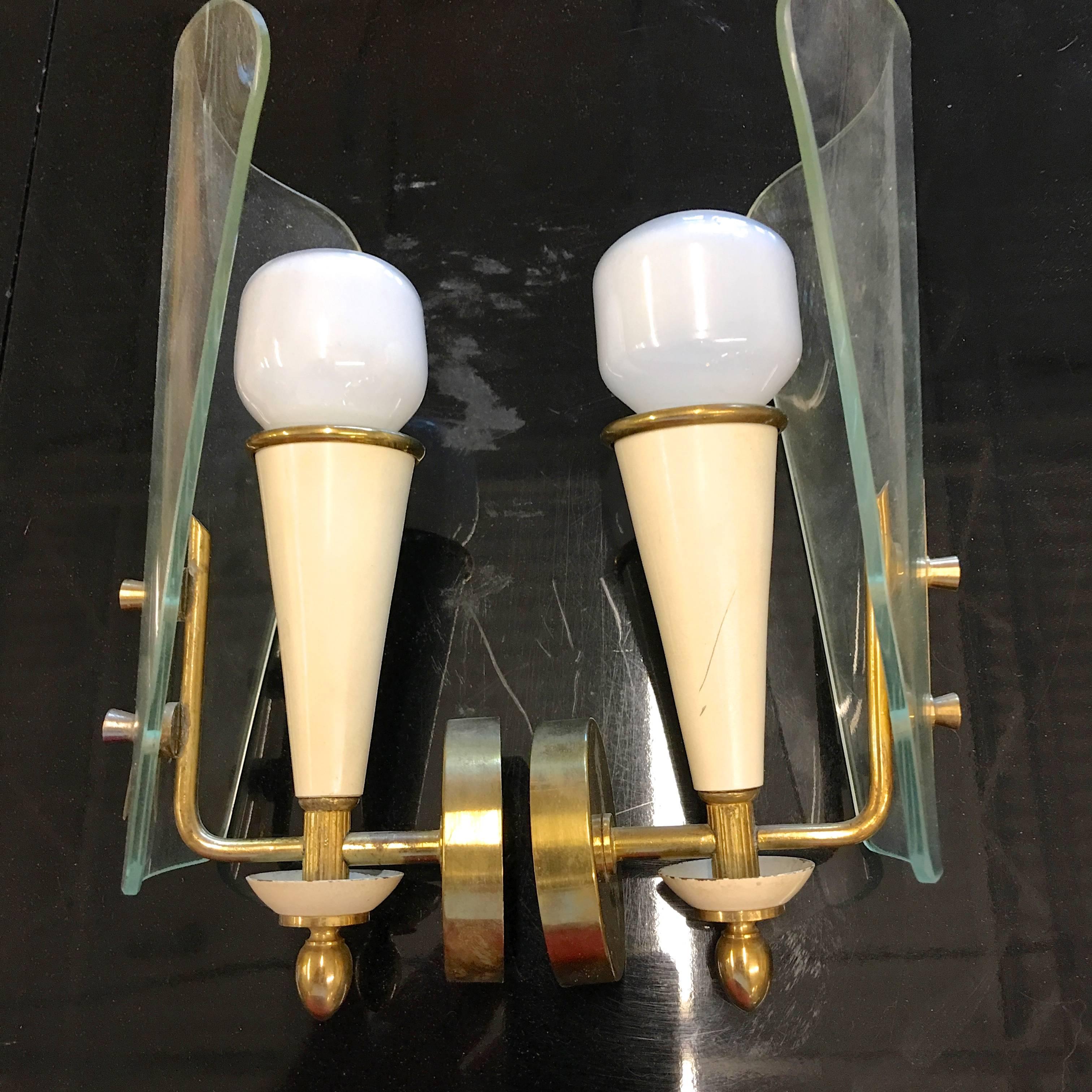 Coppia di piccole lampade in vetro curvato italiane in vendita 8