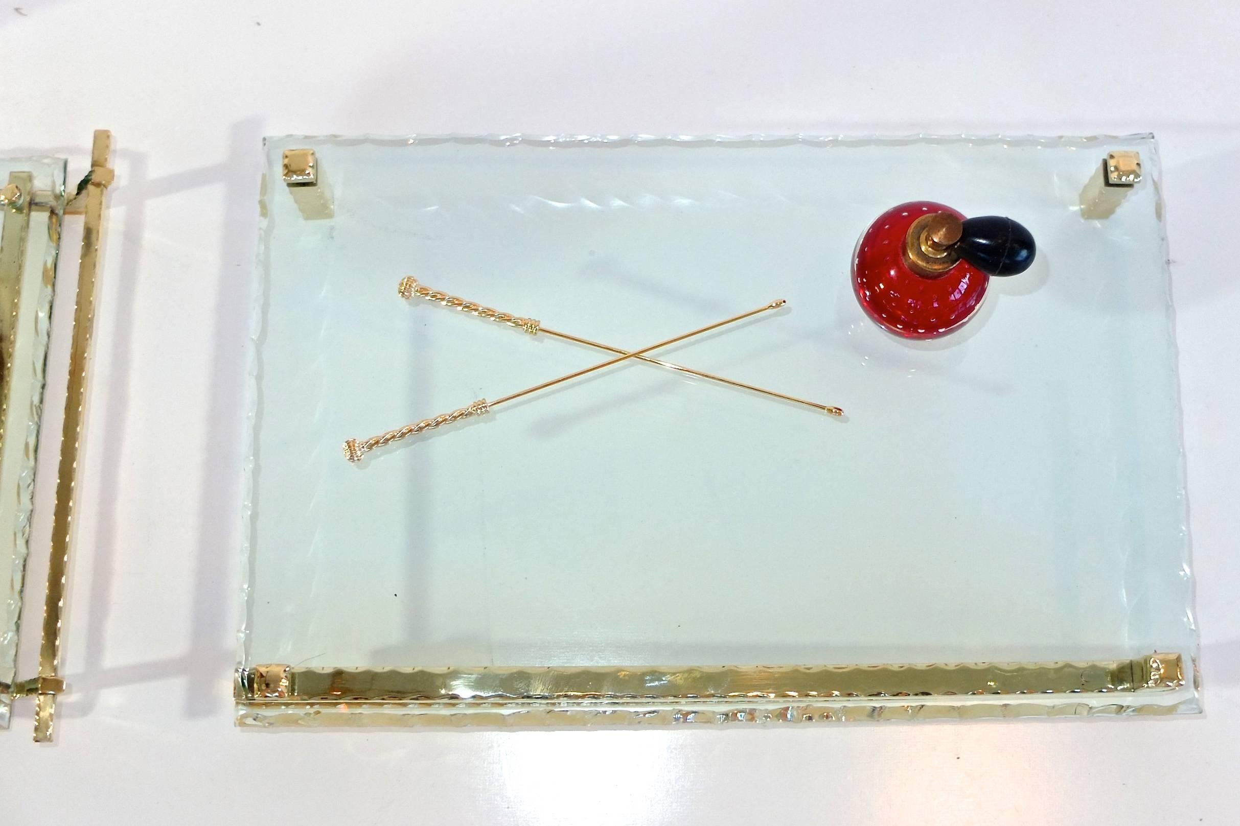 Schminktablett aus gemeißeltem Glas und geschnitztem Messing im Angebot 2