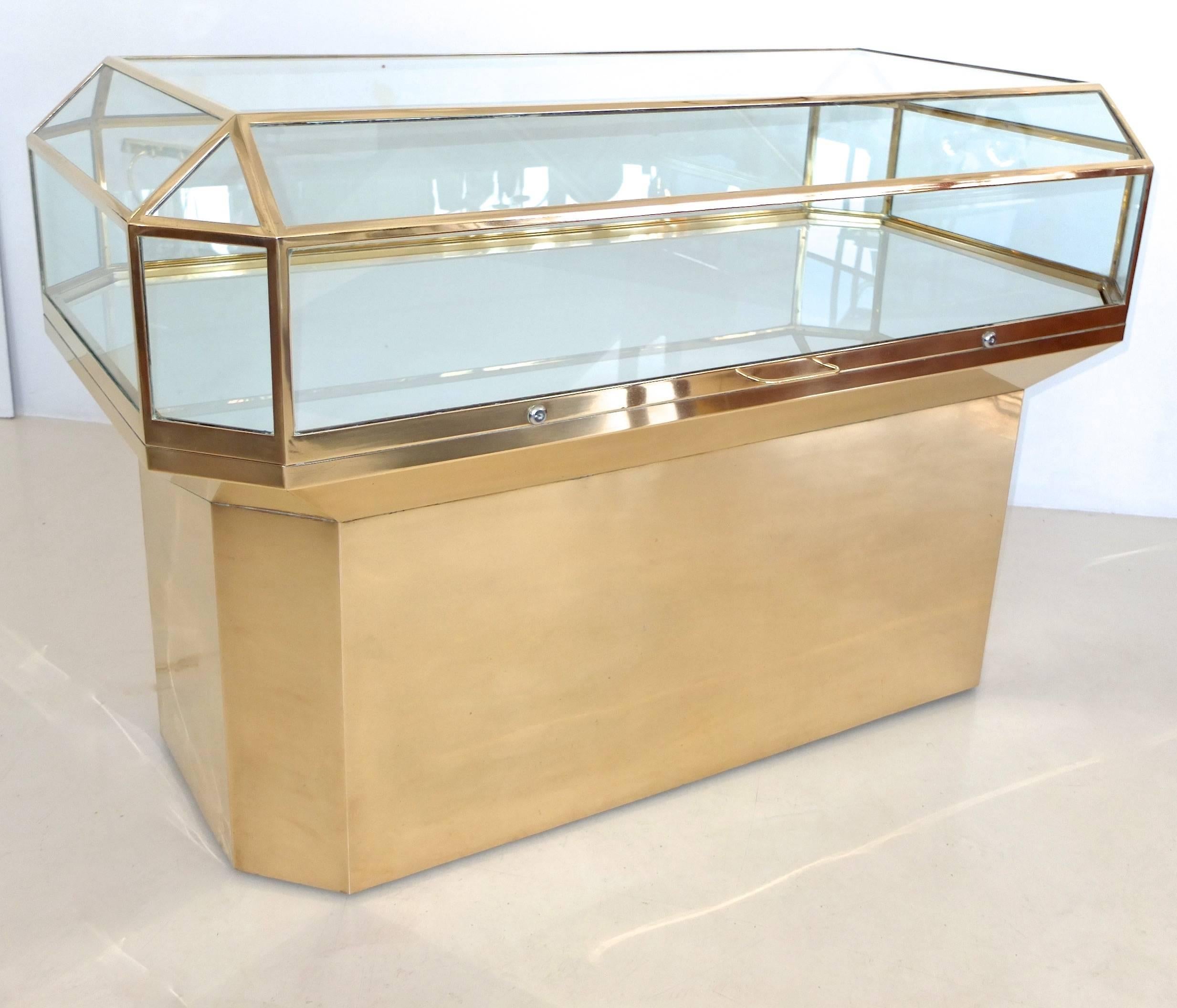 Pair of Solid Brass and Glass Geometric Display Cases In Excellent Condition In Hanover, MA