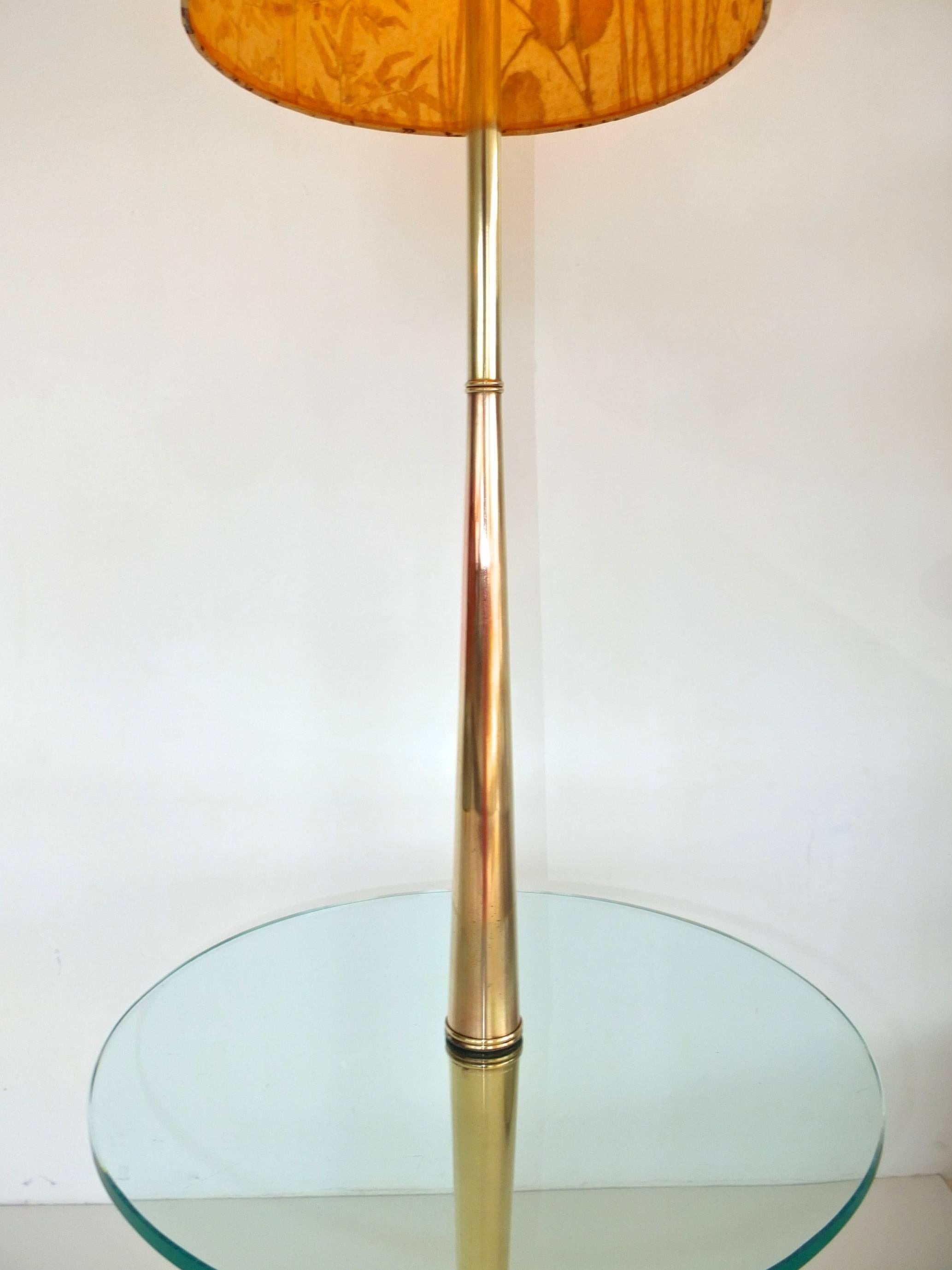 Vintage Tapered Brass Floor Lamp with Integrated Glass Table In Excellent Condition For Sale In Hanover, MA