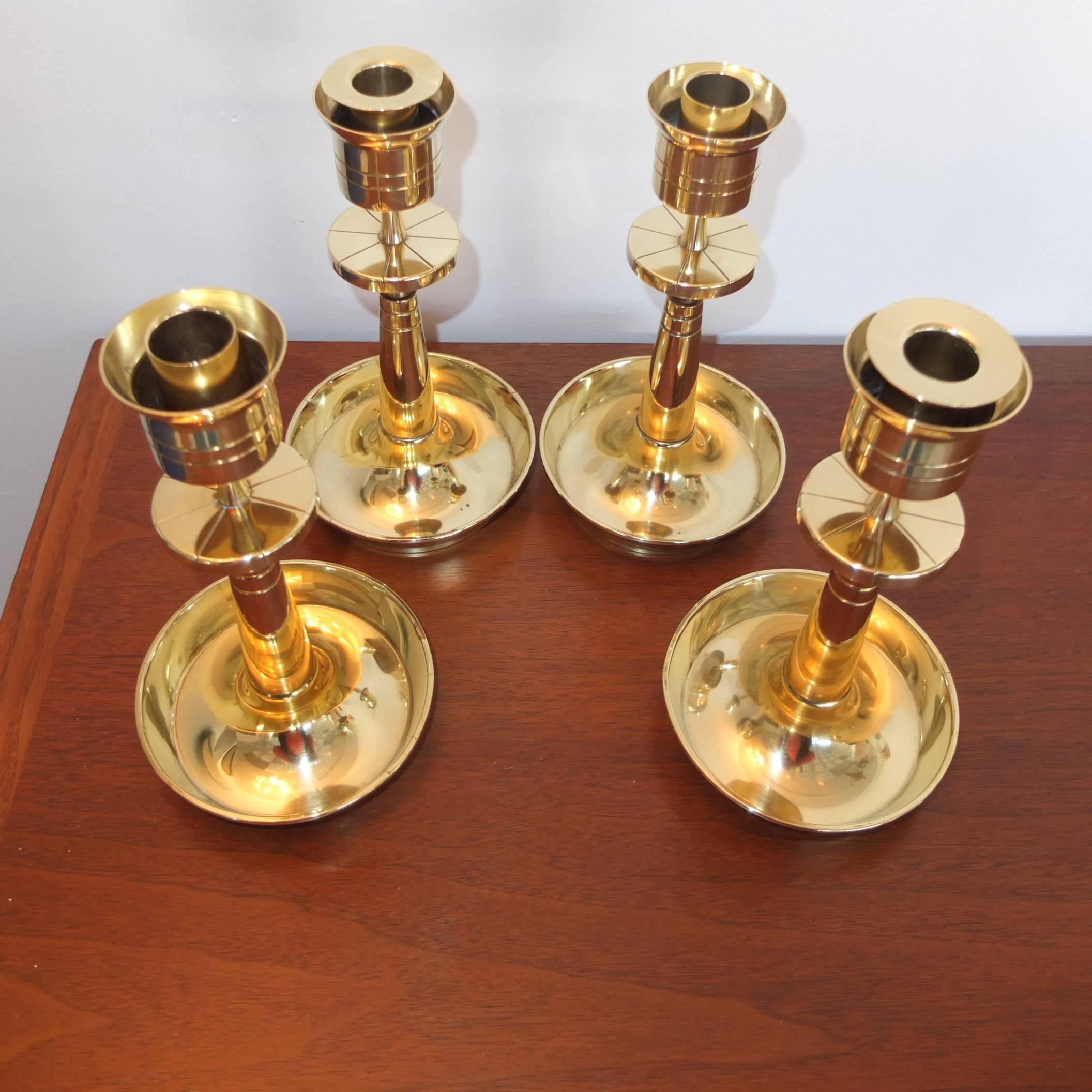 Pair of Tommi Parzinger for Dorlyn Brass Hurricane Candle Lamps In Good Condition In Hanover, MA