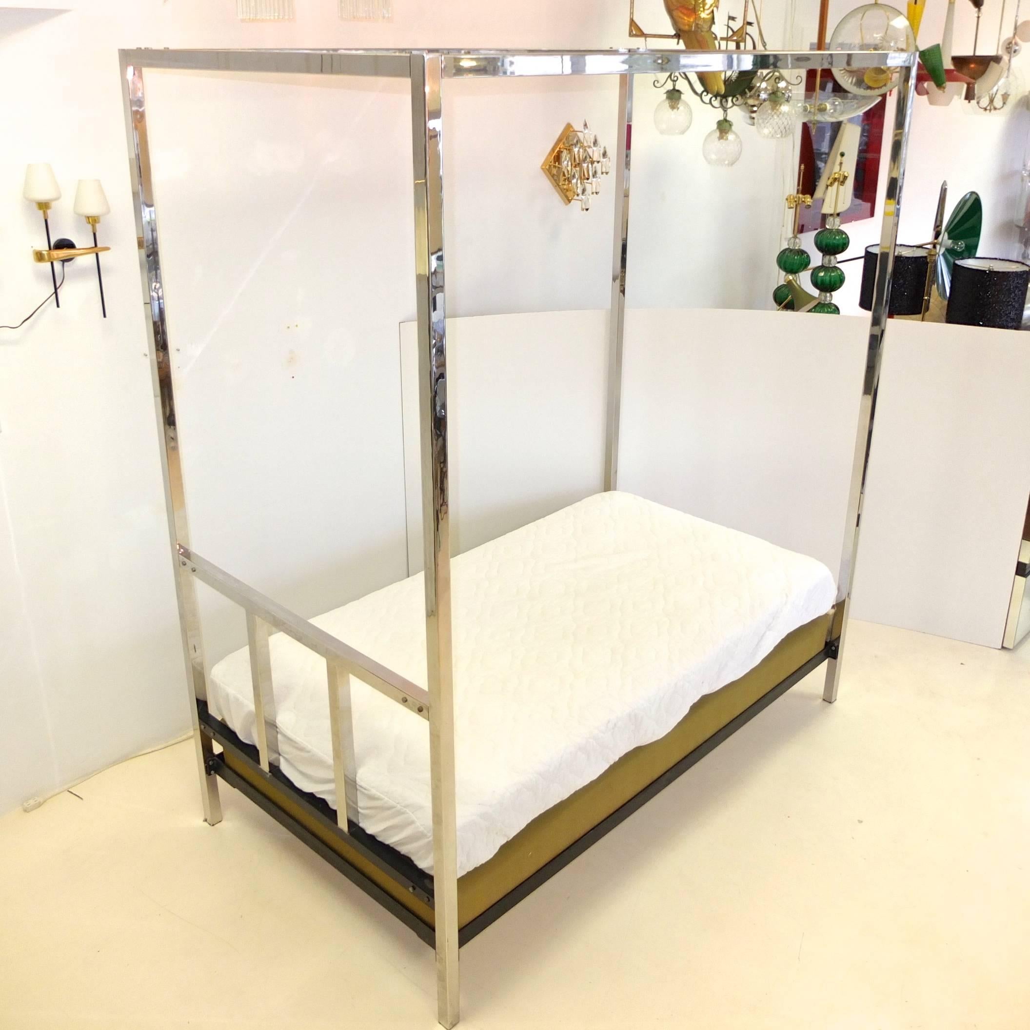 twin four poster bed