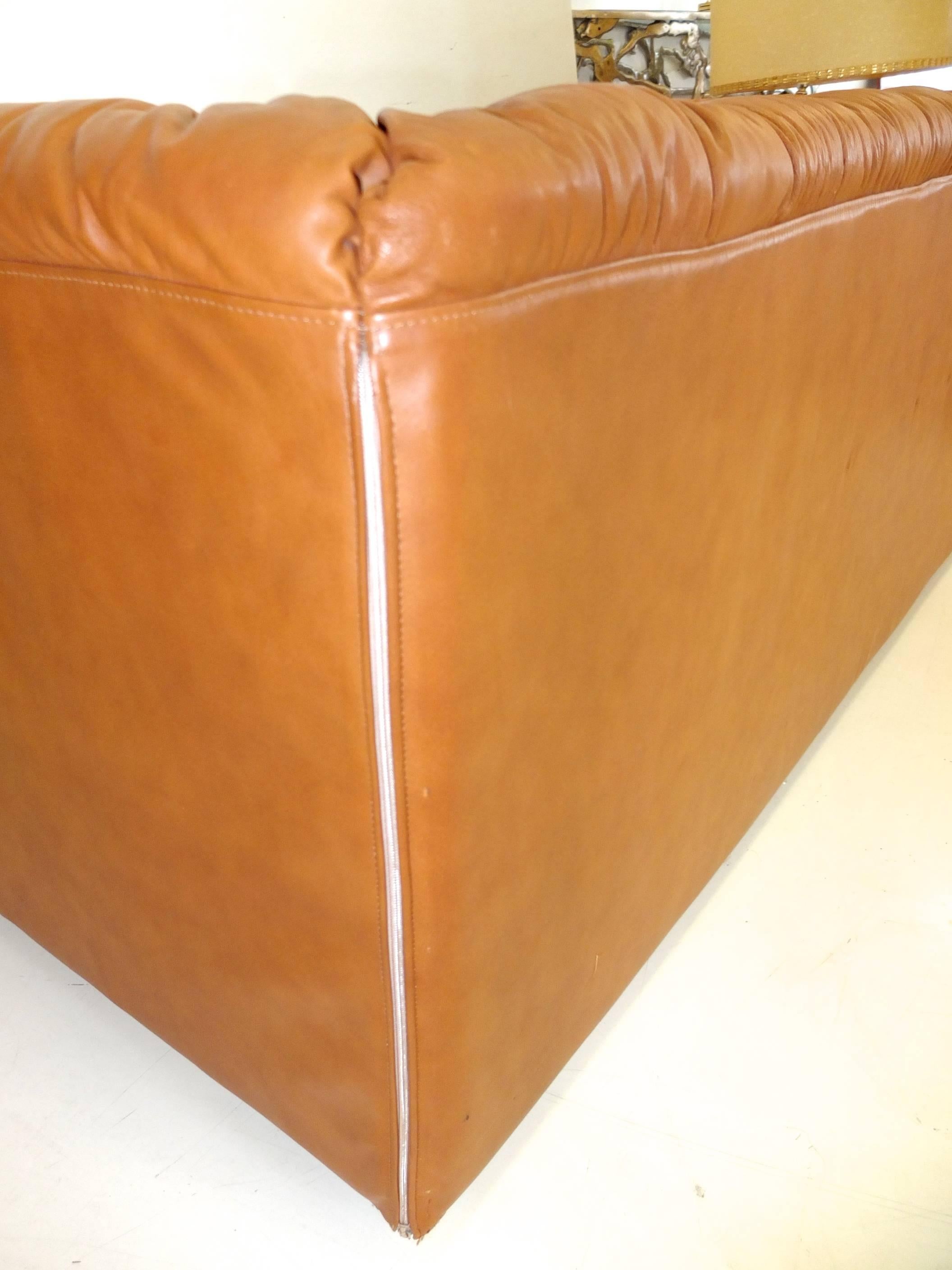 Late 20th Century 1970's Italian Tufted Leather Sofa by Ambienti Bernini For Sale