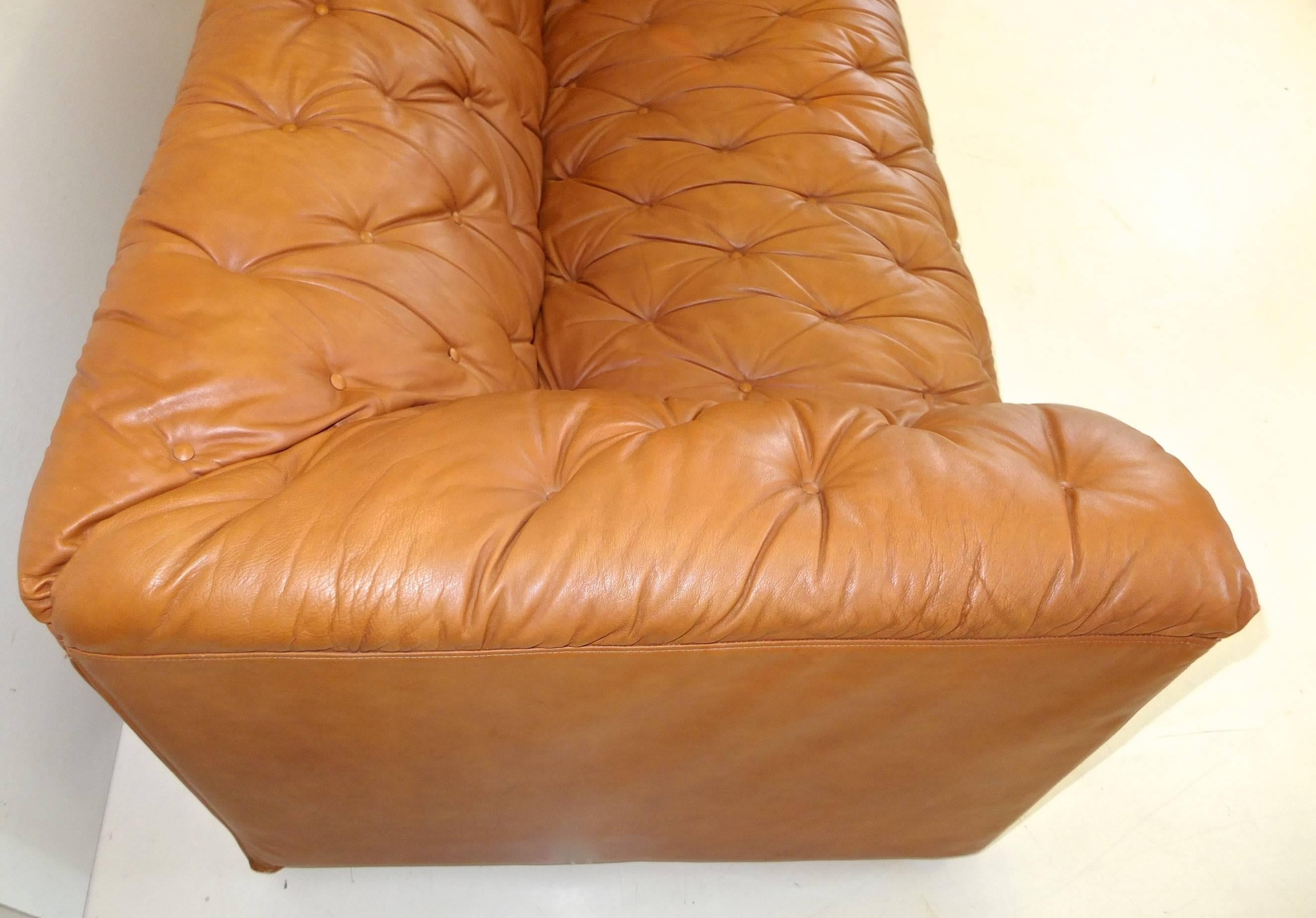 Upholstery 1970's Italian Tufted Leather Sofa by Ambienti Bernini For Sale
