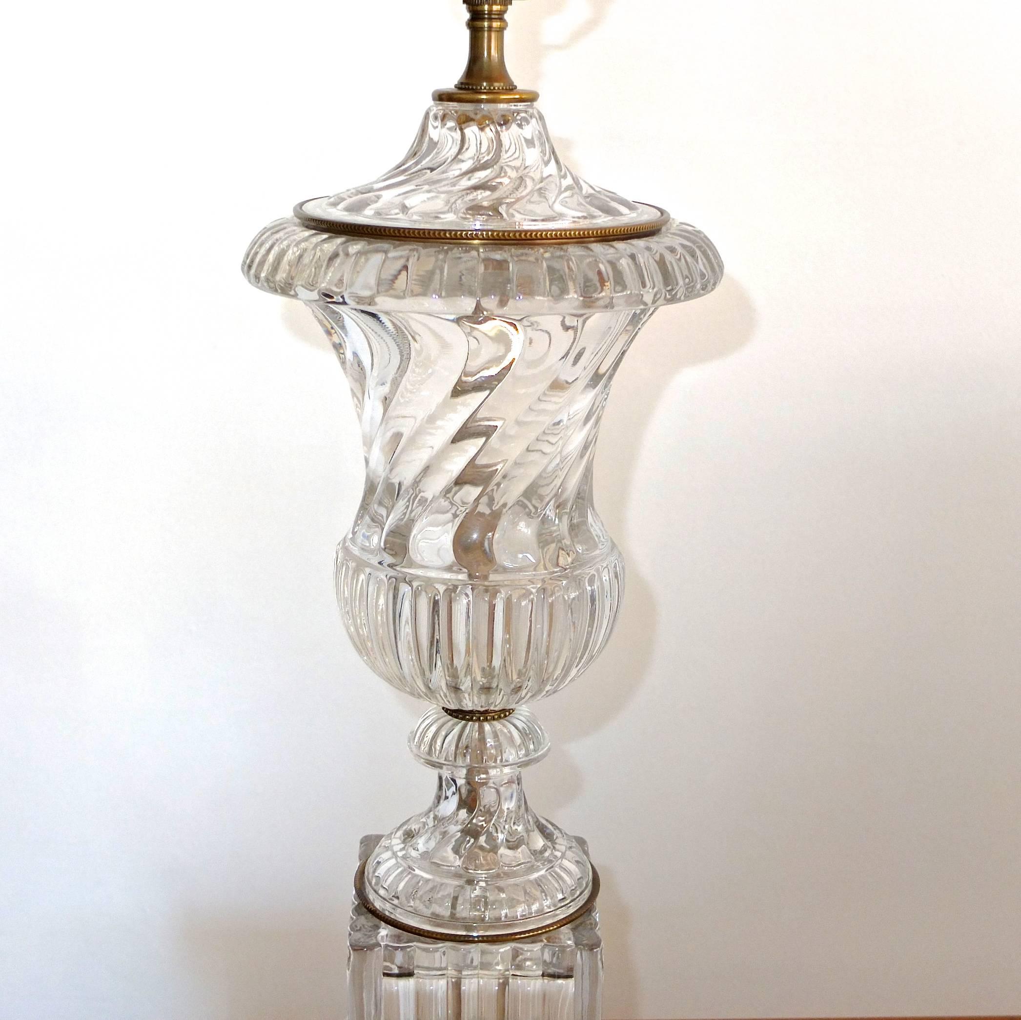 3 Vasen-Lampen aus wirbeltem Kristall im Baccarat-Stil von Paul Hanson im Angebot 3