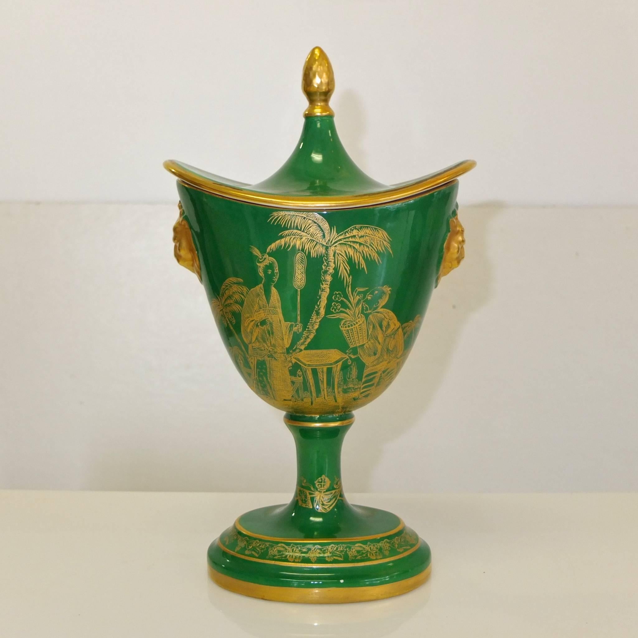 Mottahedeh Gold on Green Lidded Cachepot For Sale 1