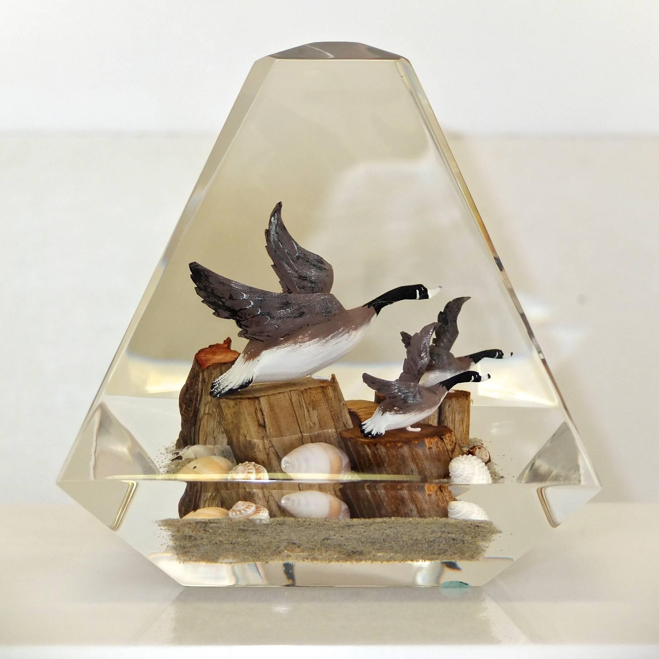 Wild Geese in Lucite Obelisk after Alessandro Albrizzi In Excellent Condition For Sale In Hanover, MA