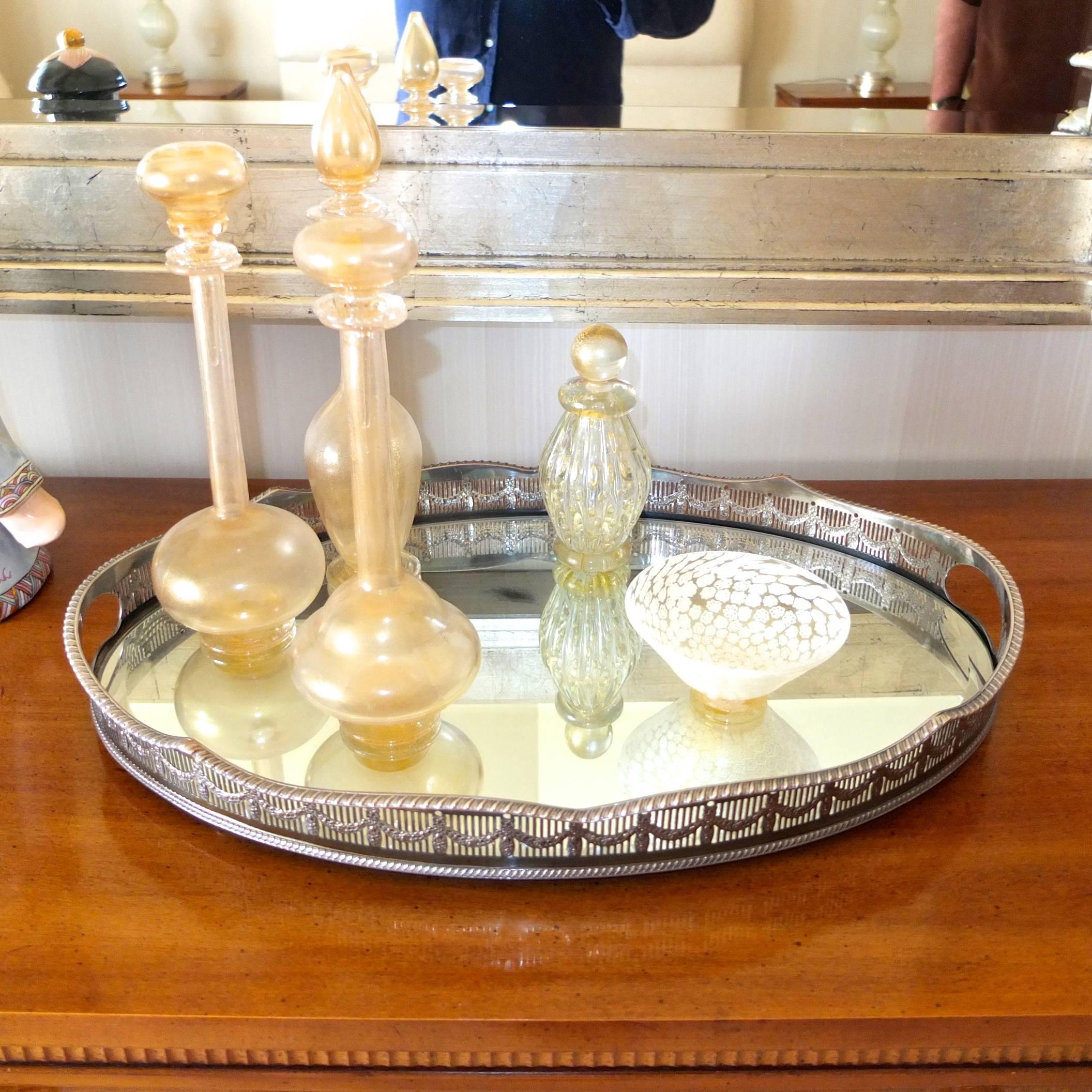 Assortimento di profumi da boudoir in vetro di Murano firmato In condizioni ottime in vendita a Hanover, MA