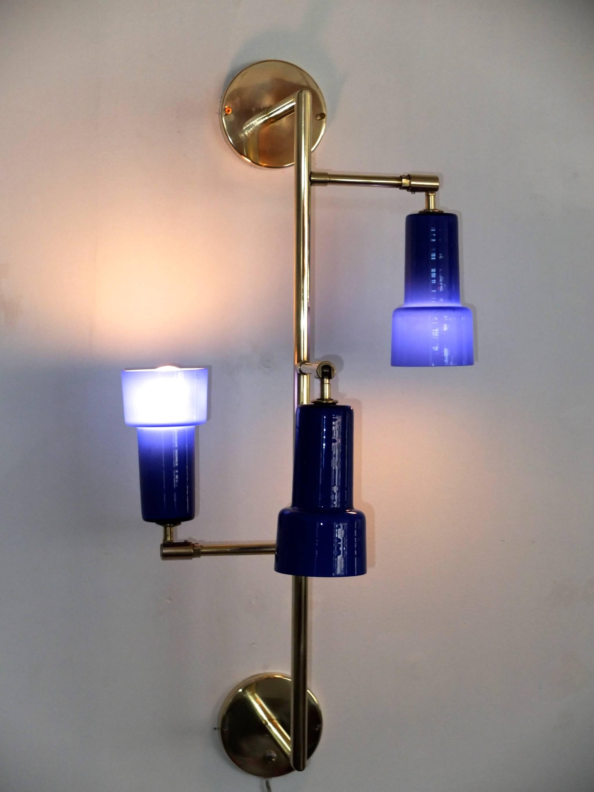 Alessandro Pianon Brass and Cobalt Glass Bracket Sconce In Good Condition In Hanover, MA