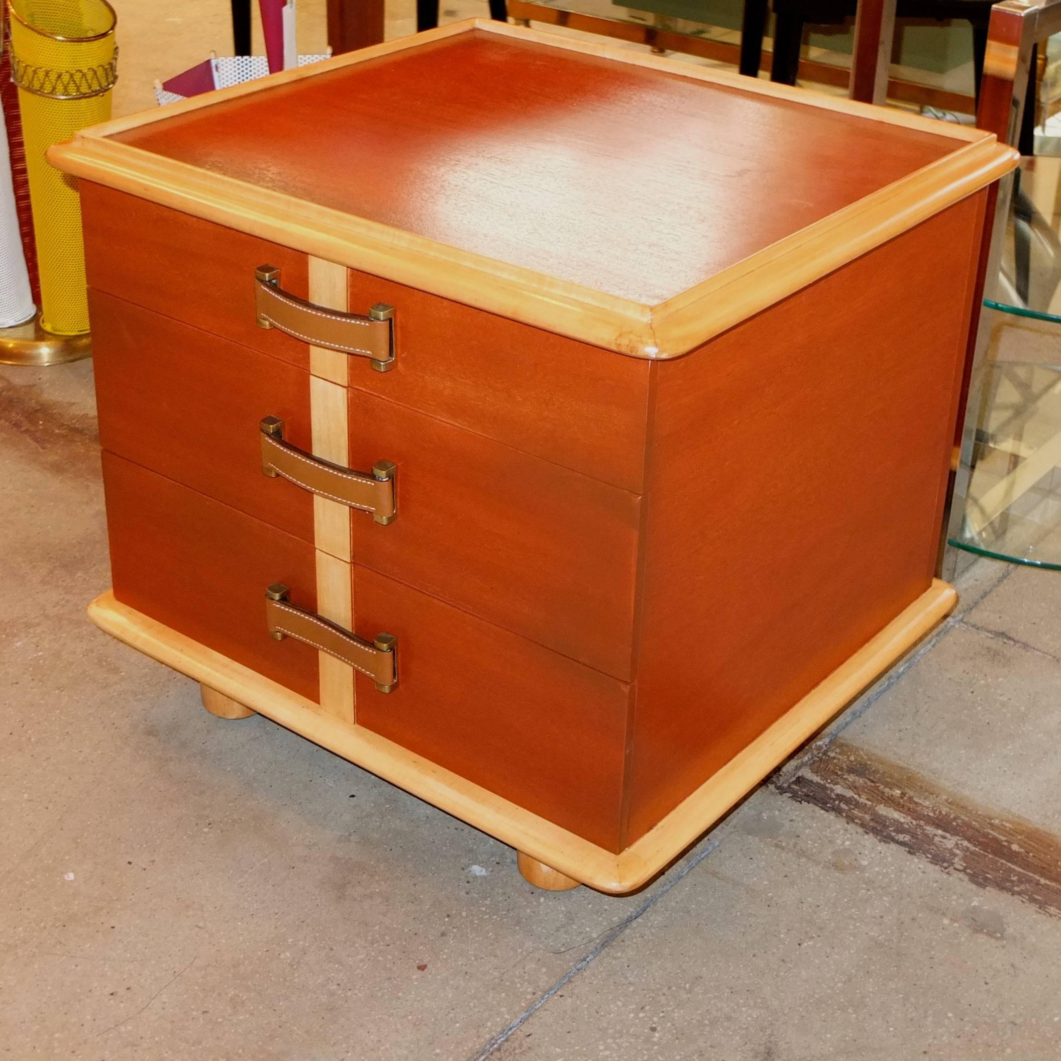 Drei-Schubladen-Kommode „Station Wagon“ von Paul Frankl für Johnson Furniture (amerikanisch) im Angebot