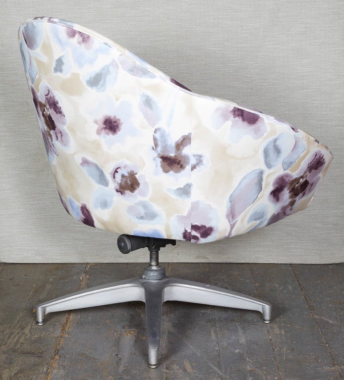 20th Century Pair of Floral Upholstered Swivel Base Chairs For Sale