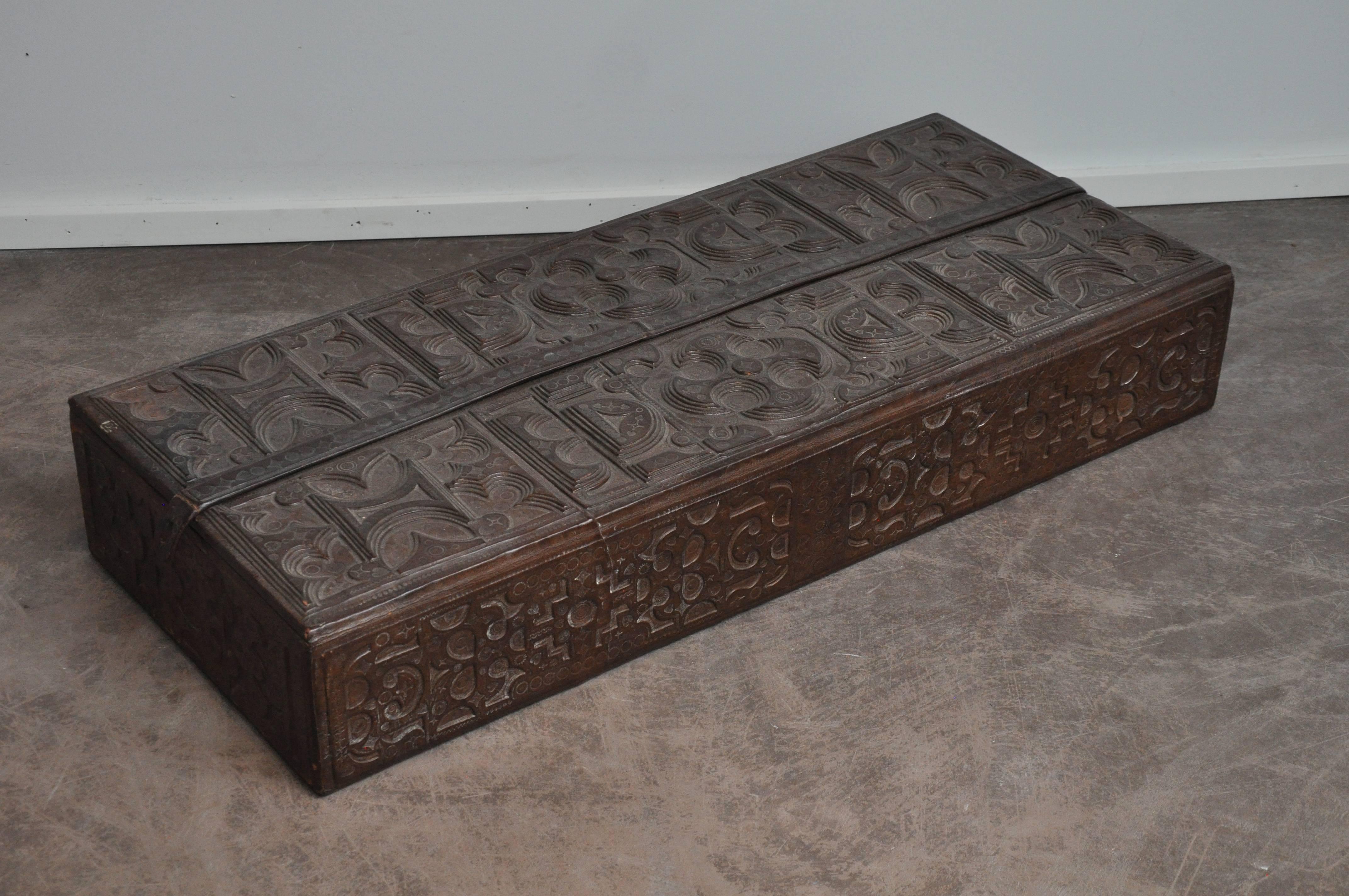 Early 20th Century Tooled Leather Box from Morocco For Sale 1