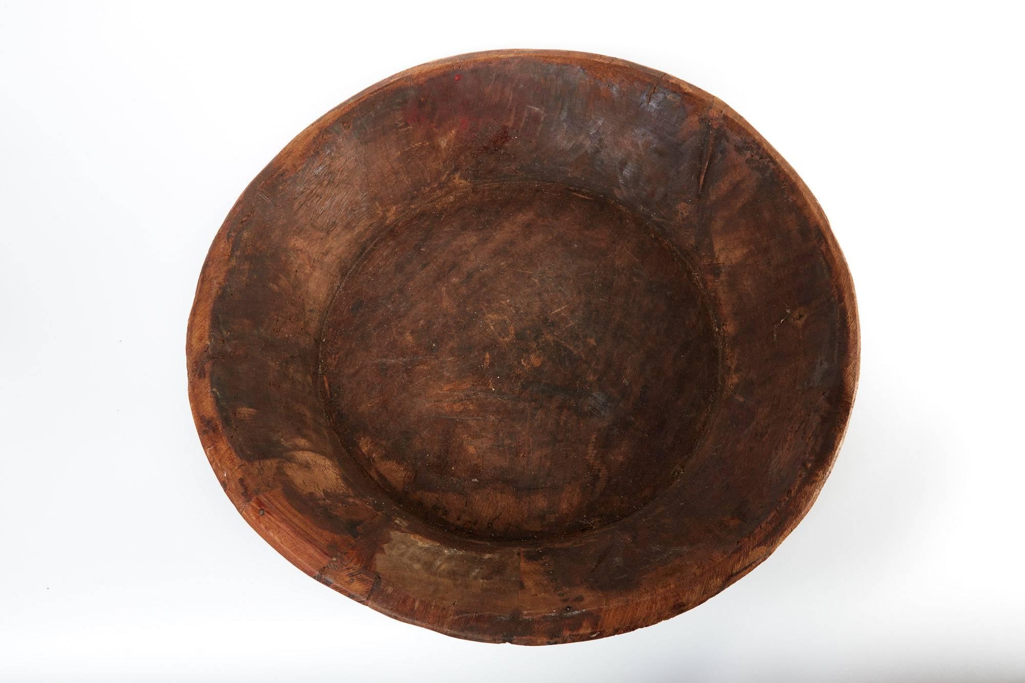 Early 19th Century Wooden Bowl In Good Condition In Chicago, IL