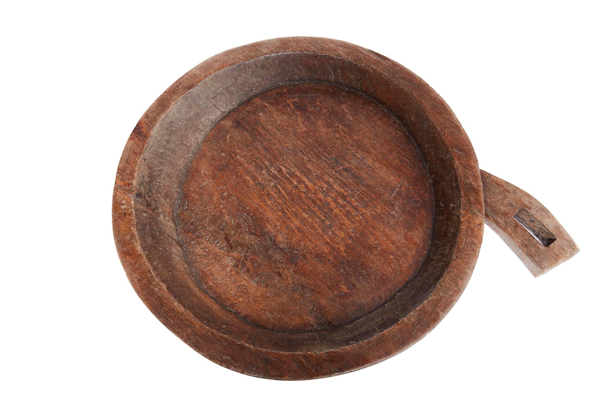 Early 20th Century Hand-Carved Wooden Bowl from Indonesia In Excellent Condition In Chicago, IL