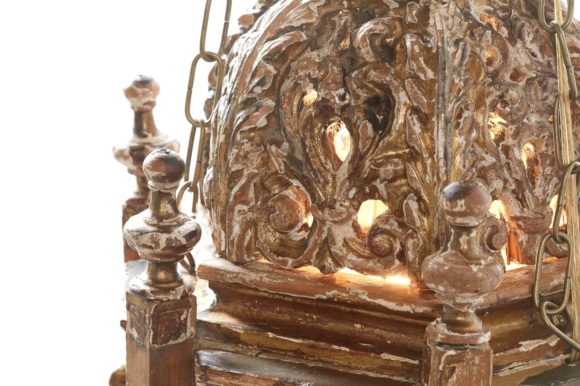 Rococo Pair of 18th Century Italian Giltwood Lanterns