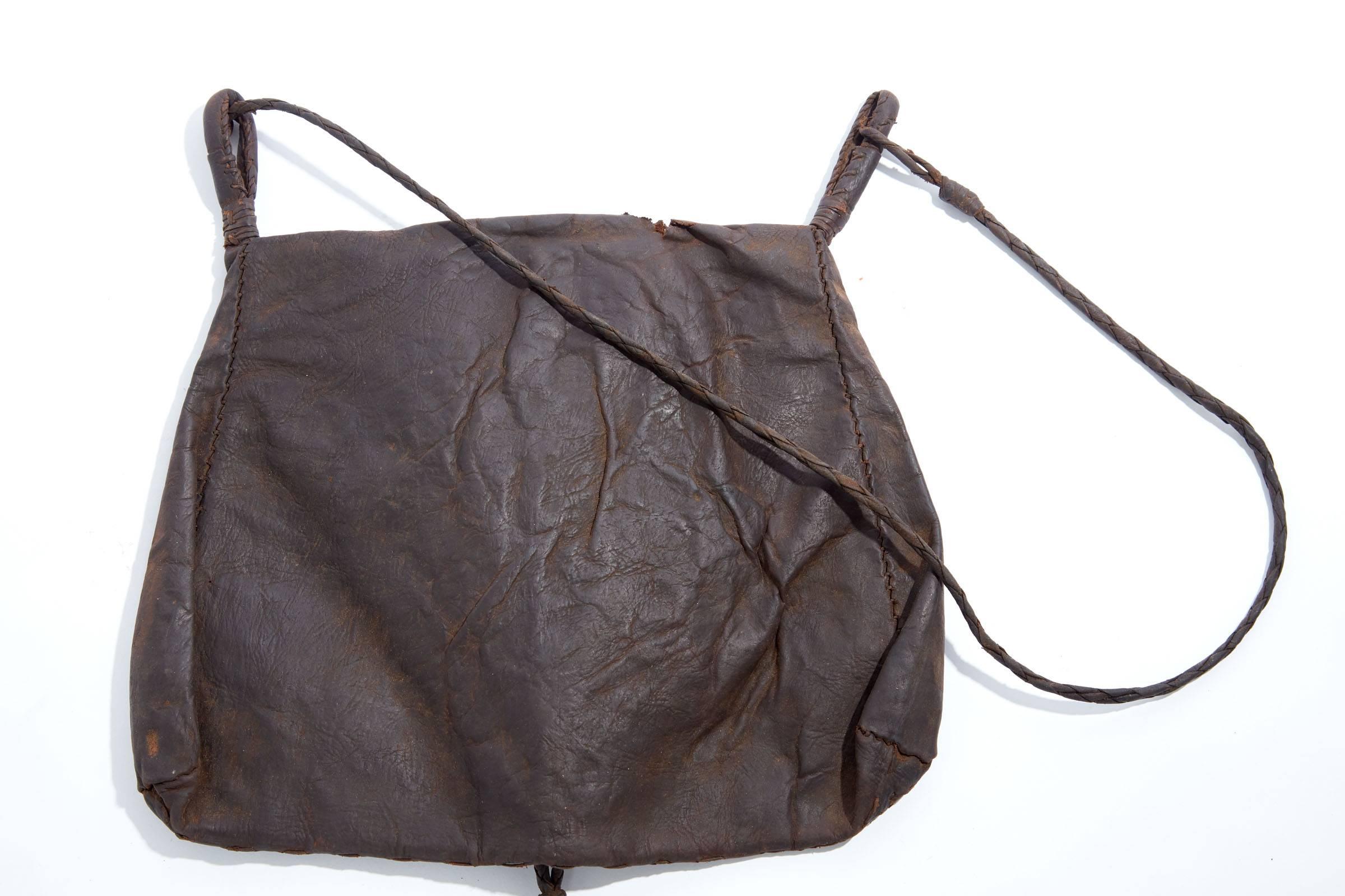 Early 20th Century Afghani Leather Bag For Sale 2